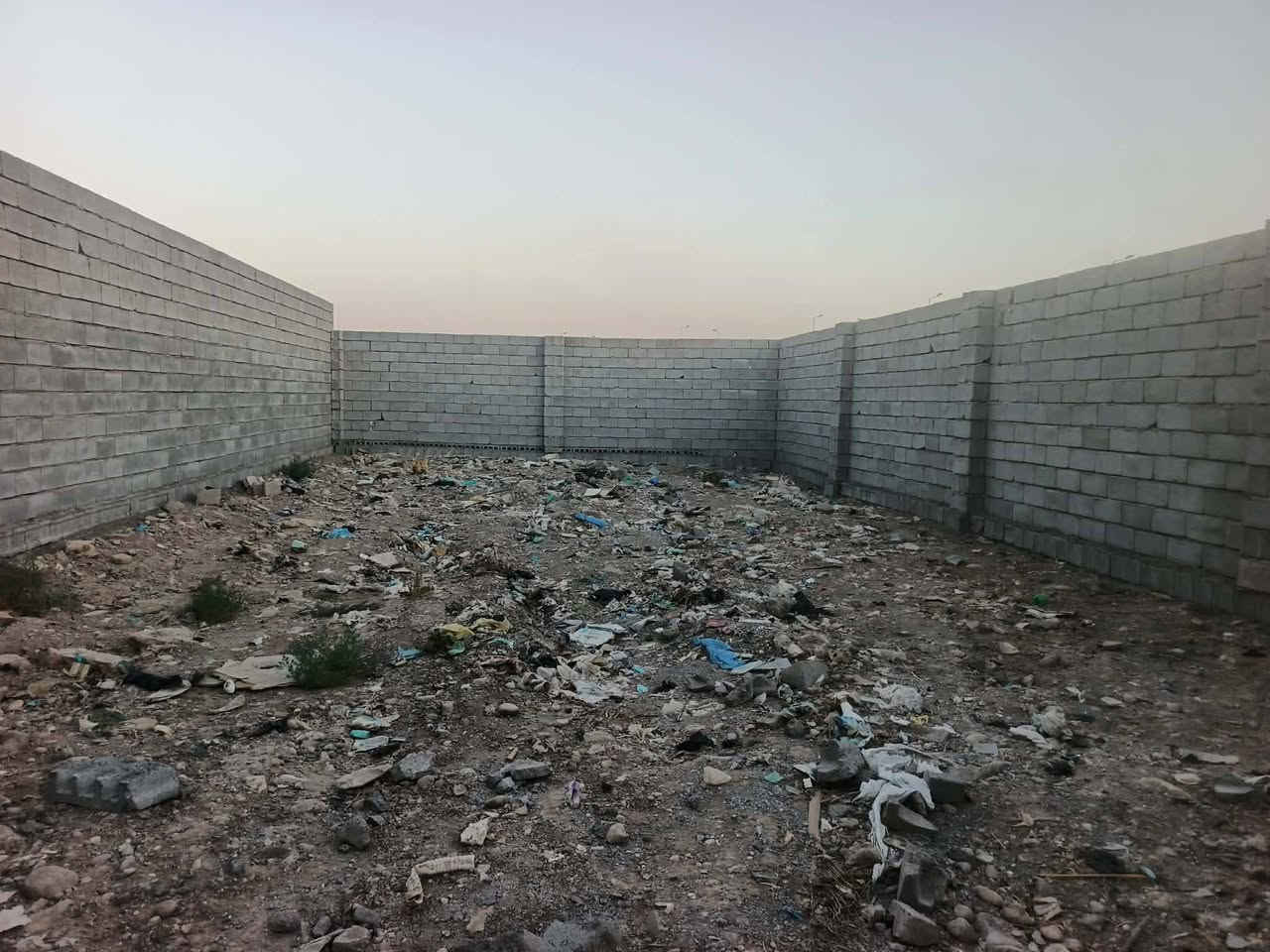 السلام عليكم،، قطعة مساحه 200م للايجار مسيجه بالكامل  تقع في منطقة الجاير الاتصال على رقم
***********
