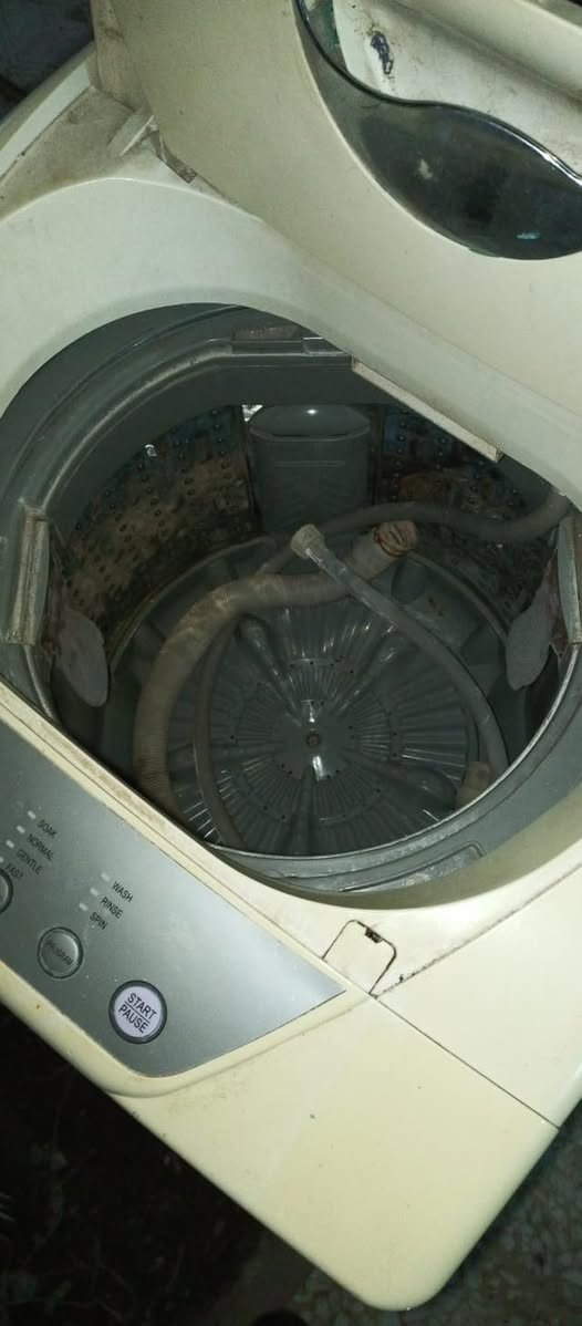 السلام عليكم من رخصة الادمن غسالتين للبيع اثنينهن فول اوتو ماتك شغالات كلشي مابيهن اثنينهن ١٢٥  للاتصال ***********
