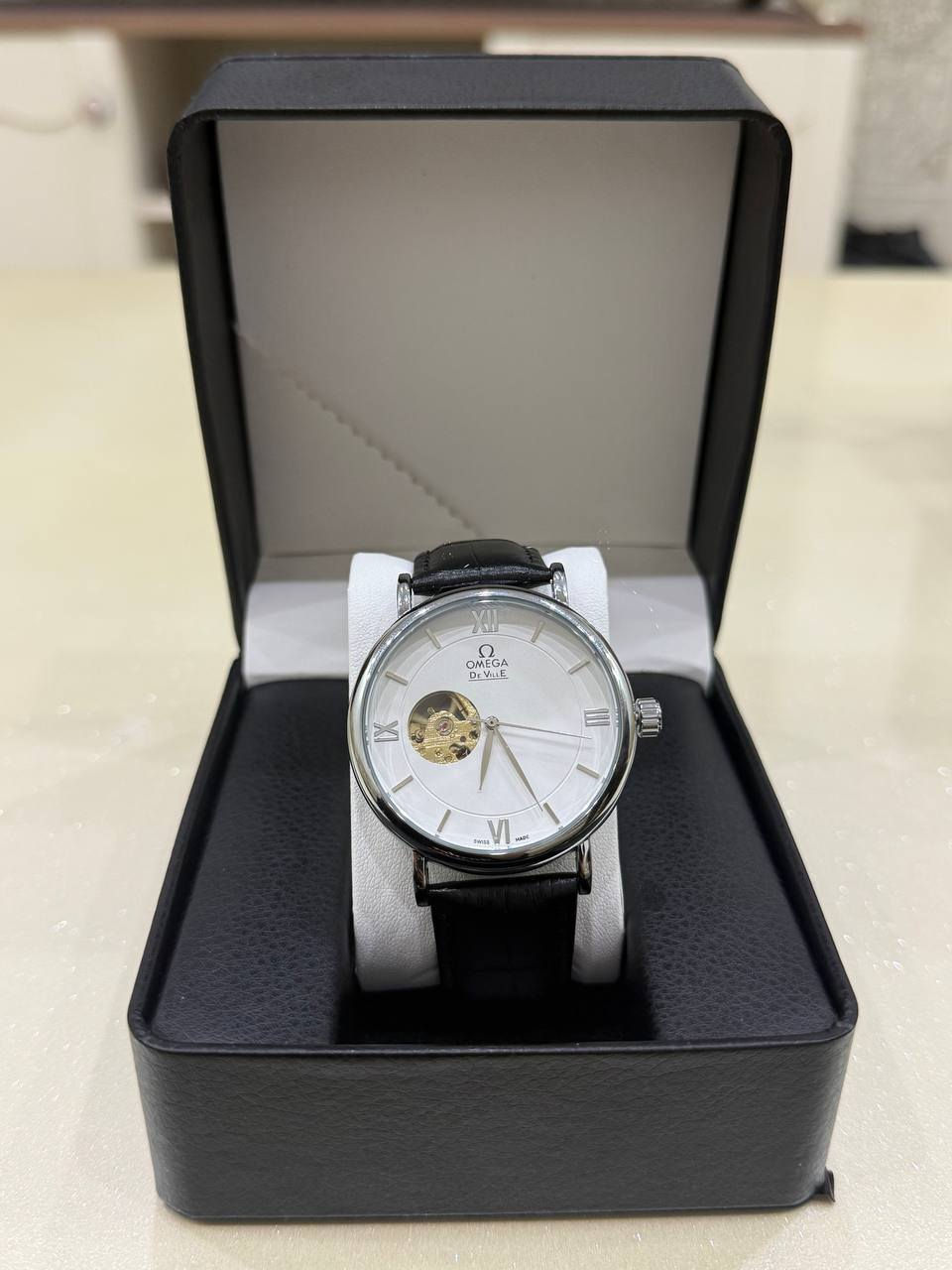 الحجز والاستفسار واتساب ***********
