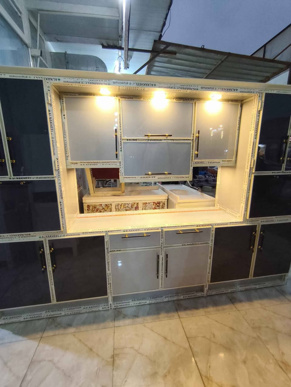 سلام عليكم  يتوفر لدينا جميع انواع الكاونترات ولمطابخ بانسب الاسعار.   عنوانه ديالى بعقوبه كاطون الرحمه.   للاستفسار  خاص او على الرقم *********** بعقوبة, ديالى
