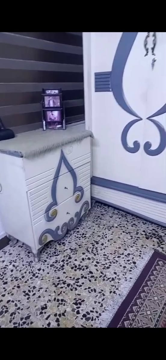 غرفه نوم للبيع تزكام خشب والصبغ حراري سعره بمليون ونص وبيه مجال قليل بحي النصر للإستفسار *********** كربلاء, العراق
