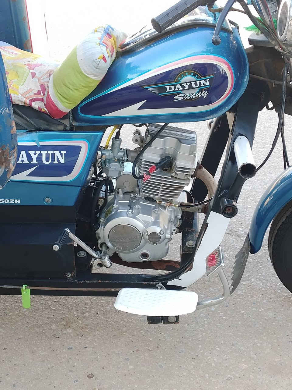 السلام عليكم ستوته موديل 21 رقم وسنويه  مكفوله 
دبلات جديد مكينه جديده باتري جديد بكلايتات جديد تغليف حديد كهربائيات كلها شغاله ستوته خير من الله احلى من الصوره وياها دعاميه وسبير           
المو شراي لا يضل يعامل عالخاص ما اجوب اتصال عالرقم ***********العنوان واسط قضاء الزبيديه
