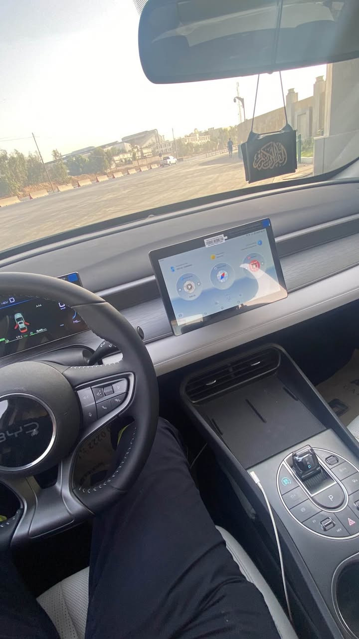 Byd seal 05 dmi 2025 
١٠ هەزار رۆیە 
کتاب زەمانی سێرفسی هەیە 
تاخم کوشینی بیلادی لەسەرە 
هیچی نیە 
نرخی ١٣١ معامەلەی کەم
*********** 
لە هەولێرم أربيل, العراق
