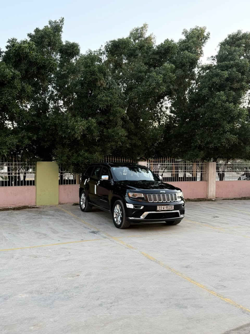 السلام عليكم 
 للبيع جيب سومت   2015  (امريكي كلين) 
            داخل مميز لون جوزي
     جديده جداً شرط التقرير و السونار 
 كفاله عامه من صبغ والحادث و الغرق حته دعامياتها
كفاله والكير والمكينه والاكسل وناشر السونار
السياره جديده بمعنئ الكلمة كارتون مال جناي  
ماشيه 96 الف ميل مو كيلو شرط الفحص والسونار
فول مواصفات ١/١ سومت اعلى مواصفات ب الجيب  
حجم المحرك: 3600
كير طياره 8 نمر 
دوسات ليزريه علامه سومت
اوتو بارك
دبل سلايت بانوراما 
تشغيل عن بعد 
شاشه جبيره  
جنطه كهربائي شفط 
حساسات اماميه + خلفية
رادار امامي توقف تلقائي
مانع تصادم
رادار جانبي ب المري
سستم صوت 14 سماعة 
سستم صوت هارمن كاردون
دمام خلفي بلصندوك
قطعتين تبريد ثلج 
كشن خزن ميموري 3 وضعيات
كشنات علامه سومت حفر
سقف كنتارا اسود بلادي
مقاعد جلد اصليه + اثنين كهرباء (تدفئة+تبريد) 
كشن خلفية تدفئه
تدفئه بلاستيرن 
مري  شفط 
مري قلاب ويه ال R
مري معتم جانبي+وسطيه
اشاير ب المري+ترحيب
يدات ستيل اصل 
الداخل صاج ملكي  
الدشبول خياطه سومت 
نظام_خرائط(نظام ملاحة)_Navigatio
كامرة خلفية اصلية
شفتات نمر الكير 
 استيرن كهرباء 
فول تحكم استيرن (جهتين امامي + جهتين خلفي)
 نضام eco اقتصادي
مري _جانبي_تدفئة
مرايا_جانبية_حساسة_للضباب_تعمل_تلقائياً  
لايت عدسة زينون يصعد وينزل ويه الستيرن 
كشافات زنون
زراكات لايت  
هوك خلفيه 
ويل حجم 20 عنكبوت كروم بلادي 
تبريد قطعتين شرط ثلج   
صدر جديد  باتري جديد تخم تاير جديده  
منضومه تبريد+بانزين بلشرط كله جديد
الاسبير المقدس منازل مال وكاله 
السياره جديده بمعنئ الكلمه ولا كلوب مشتغل بلدشبول 
عليها منضومه زينون عدسات شرط نهار   
رقم وهزه وسنويه كله جديد 
رقم بغداد بسمي شخصيآ

السعر 240$ وبيه مجال للطيبين 
للإستفسار / مكان السياره ديالى المقدادية 
***********
                  ***********
