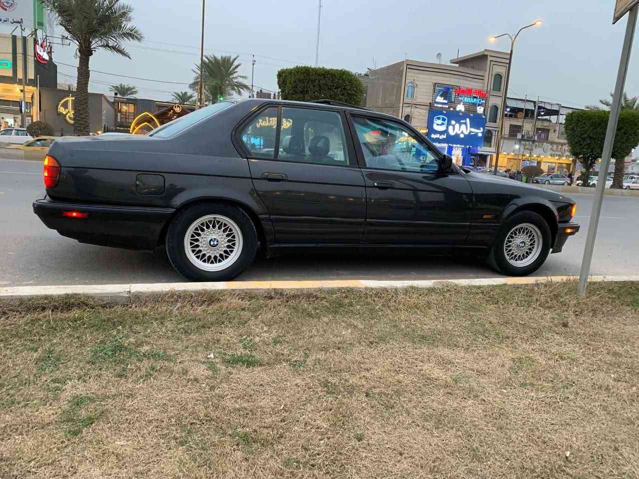 السلام عليكم
بي ام دبليو موديل/ 92 حجم /735/ أصل /رقم بغداد دولي السياره بسمي تحويل مباشر سنويه مجدده( 2029)محرك وكير واكسل خير من الله حداديه امامي وخلفي نظيف / سلايت شغال/ تبريد شغال /ايرباك /دبل جامه/
السعر (58)$وبيها مجال العنوان بغداد عويريج مقابل مخابز باب الأغا 
***********
