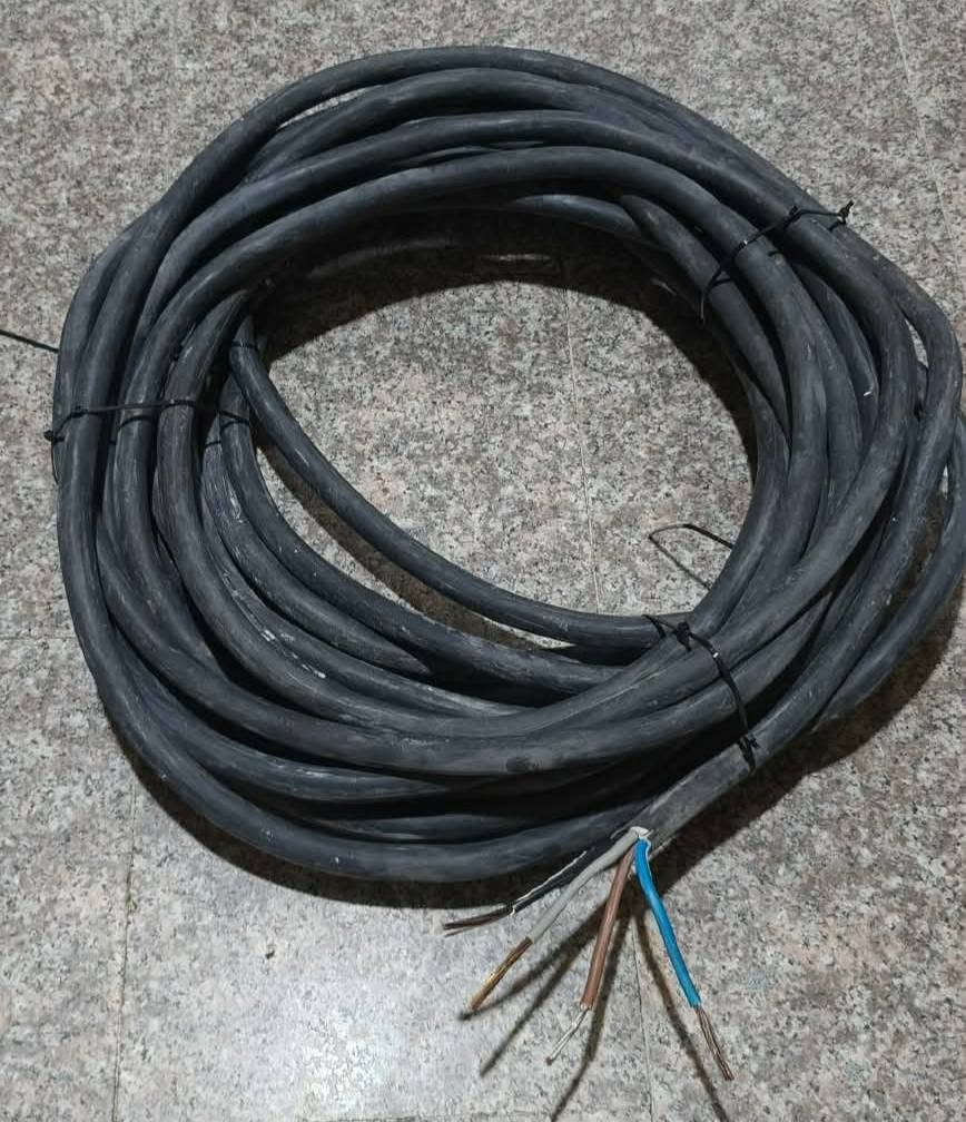 كيبل نحاس ٢٥ متر حجم ٤×١٦
بغداد العبيدي 
‏‪***********‬‏
