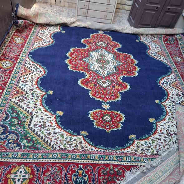 3زوالي للبيع قياسات مختلفه مكان حي الخطيب قرب أسواق تفاحه هاتف ***********
