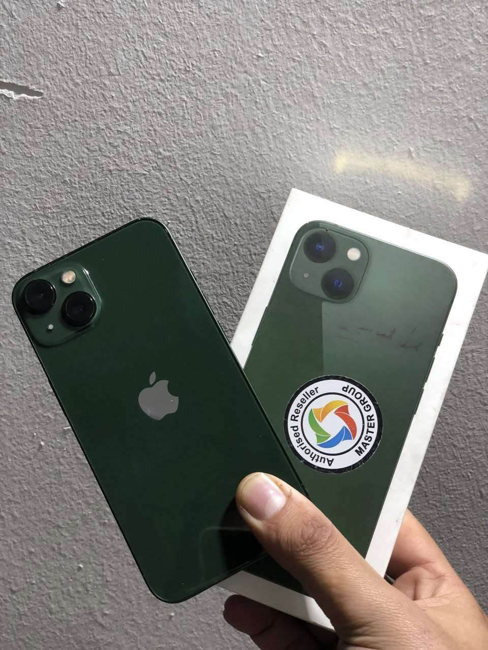 يفون 13 ماستر غراضه كامله مكفول كفاله عامه تجي تاخذه من البيت ضمان شهر مو يوم واحد لون المرغوب زيتوني توصيل موجود لكل العراق تفحص وصعده حاسبه يله سلم فلوس وتستلمه ذاكره 128 بطاريه 86 السعر 450 وبي مجال عنواني بغداد بلديات الاستفسار واتساب ***********
