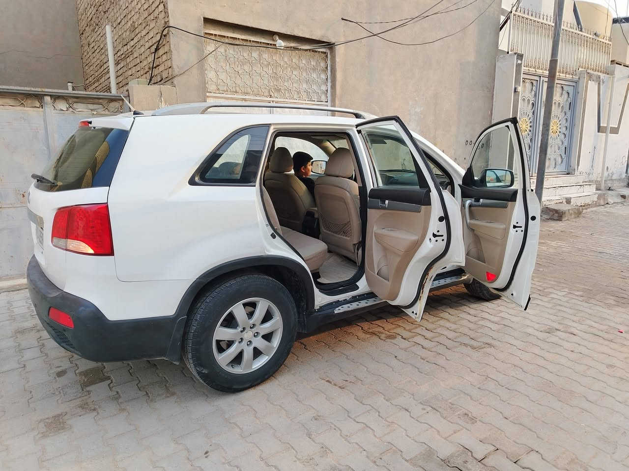 يالله سلام عليكم كل عام ونتو بخير سورنتو ٢٠١١ رقم اربيل عندي وكالة بيهة جديدة كير مكينة جدد تخم تاير جديد بنوراما بيهة بارد جدأ بصيط غير هاذا كفالة من ضربة و صبغ و تبديل كامرة خلفية شاشة تاب أصلية  تحكم ستيرن مكاني نجف حي العسكري اخوان الرجاء لحد يراسلني مكلف بل نشر سيارة مال عمي رجال جبير وما يعرف بل فيس الشراي يتصل ***********
