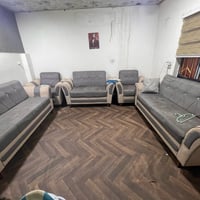 تخم عشر مقاعد مابي اي ضرر لا نازل ولامكسور واستخدامة فترة قليلة شهور ل...