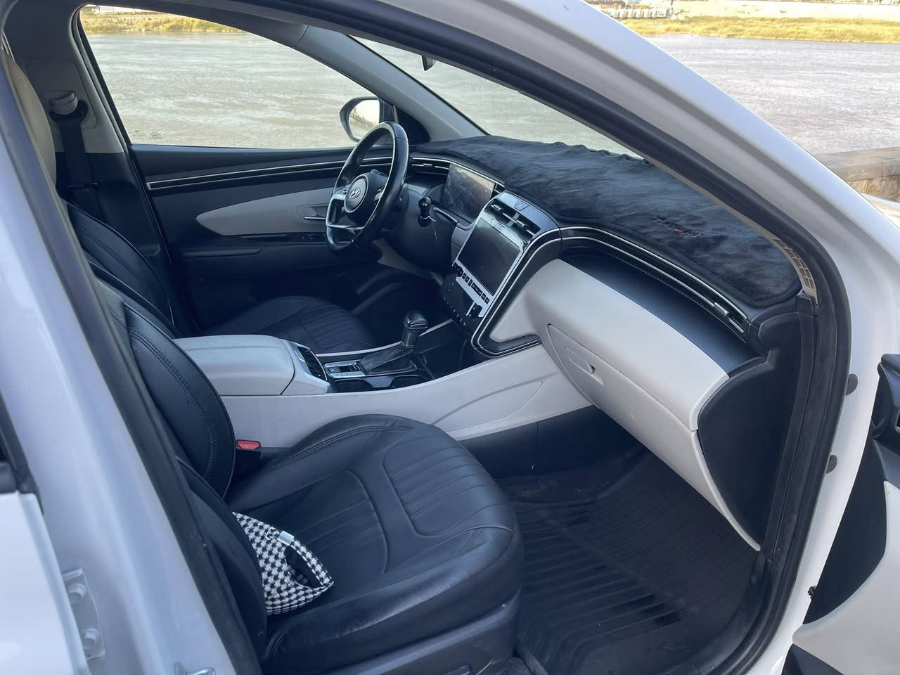 ‏توسان موديل 23 ‏فول السيارة ***********
