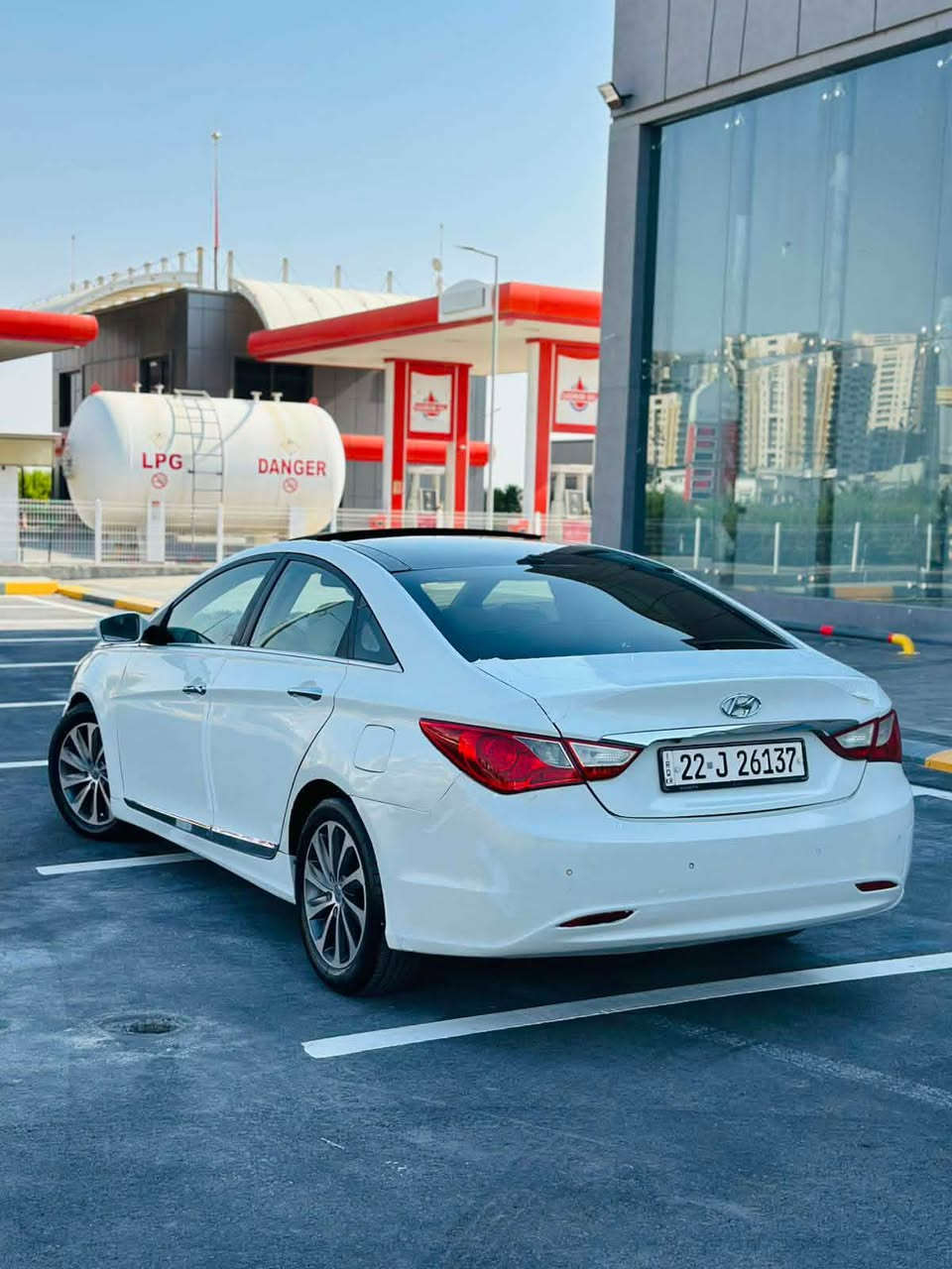 ‎هيونداي سوناتا..خليجي 2011
                                            Hyundai..Sonata2011 
سياره باسمي تحويل وكاله بشرط
‎.محرك 2400( محرك كبير المرغوب)
سقف اسود بانوراما
بصمة تشغيل + بصة دخول ابواب
تحكم ستيرن جهتين
كروس مثبت سرعة
حساس خلفي  
كير أتو +سپورت عادي
ويل كروم حجم 17
اشاير مري جانبي
مري جانبي شفط
..كير محرك شرط الفحص ..تايرات صدر كل جديد.  
سياره مصبوغ حزام بدون دواخل بدون ايرباك
مكان اربيل
السعر:88
رقم تلفون :*********** أربيل, العراق
