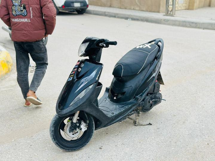 للبيع ماكس ياباني مختم. بلاديه 49 كهربائيات. كله شغال. شلعه معدل كامله. مكينته. بلاديه سعرها 600 بيه مجال 
شراي ينتصل ‭0771 937 5786‬
