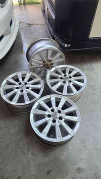 تاقم ویلی  تویتا کڕۆلا بیکاشۆ بۆفرۆشتن07505405653