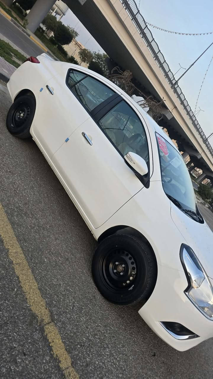 نيسان سني موديل 2025 السياره جديده كفاله عامه من كلشي شرط على وضع الشركه ماشيه ٩ تالاف تبريد خلفي اشاير مري شاشه كامره دواره حساسات خلفيه تحكم ستيرن جهتين والسياره جديده ونضافته كدامكم بلصور رايدها 125 وبيها مجال بسيط للشراي مكاني كربلاء اليريده يتصل ويدلل ***********
