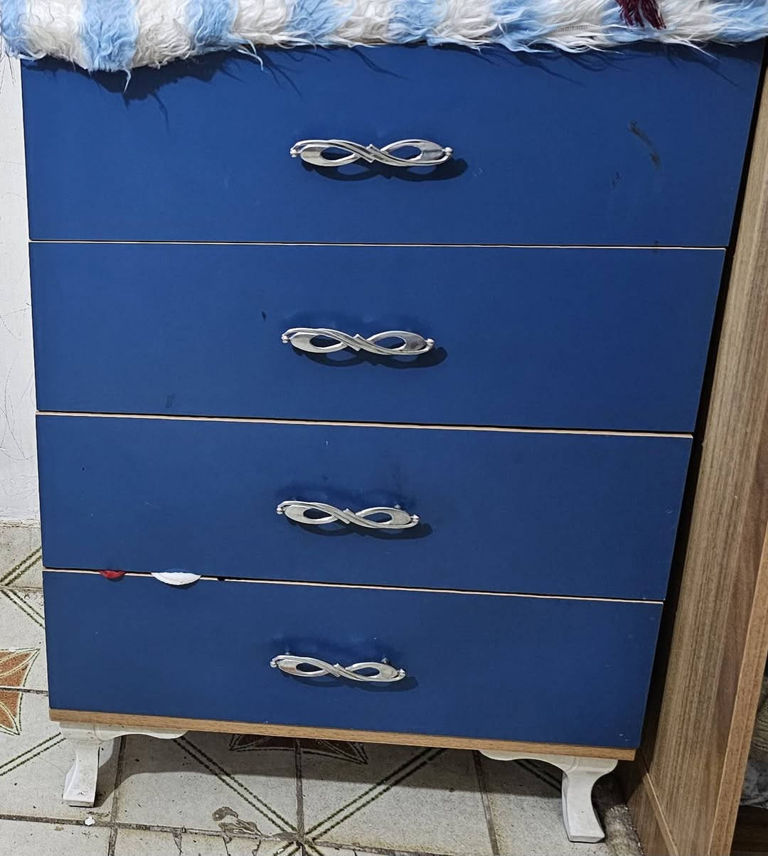 غرفة نوم سبع قطع رايديها ب٢٥٠ الف وبيها مجال شي قليل المكان كراده داخل


**إذا كنت صاحب هذا الإعلان وتريد حذفه لأي سبب، رجاءا أرسل رسالة إلى الدعم الفني**