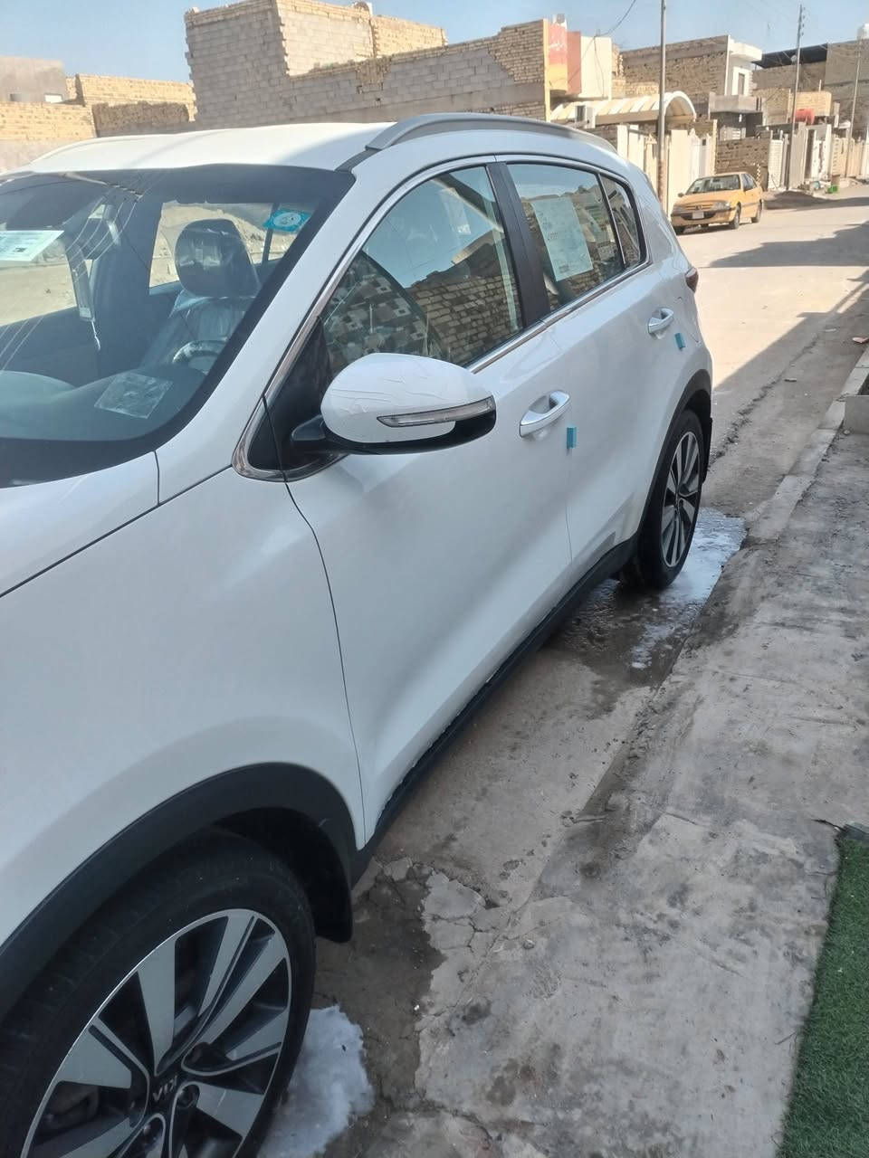 كيا اسبورتج للبيع موديل ٢٠١٨ مكفوله خليجي مكينه ٢٠٠٠ دوش حساس تاير لد أمامي كشنات جلد تبريد قطعتين مري شفط حساسات أمامي خلفي ويل اكروم داخل حمصي سياره جديده رقم الهاتف *********** السعر المطلوب ١٨٠ وبيه مجال
