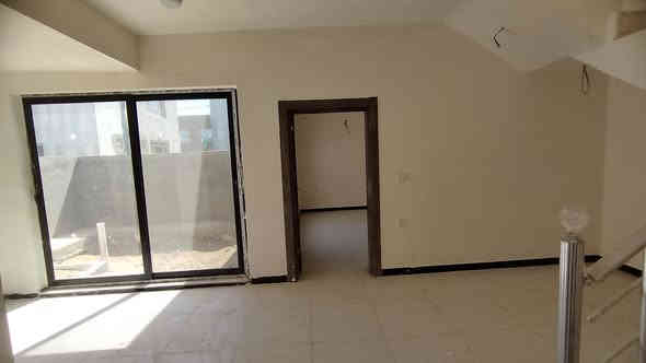 السلام عليكم..
بيت طابقين 200 متر..طابو صرف..ثلاث غرف نوم..حديقتين اماميه وخلفيه..استقبال كبير وصاله كبيره..نظام كامرات..صحيات دفن...الصاله مفتوحه على الحديقه الخلفيه بباب سلايت...

العنوان.. كربلاء..طويريج...مجمع الزهراء السكني..قرب سيطرة أم الهوى...
يباع بمقدمة 75 مليون..والباقي اقساط شهريه على مبادرة المصرف العقاري..القسط الشهري 548 ألف..
مستمر التسديد للمصرف صار أكثر من سنة...
علما البيت يختلف عن البقيه بتغيير في الخارطه الداخليه...يعني صارت عليه هواي اظافات من عندي مع شغل المجمع..

تفاصيل أكثر على خاص أو على الرقم ***********
