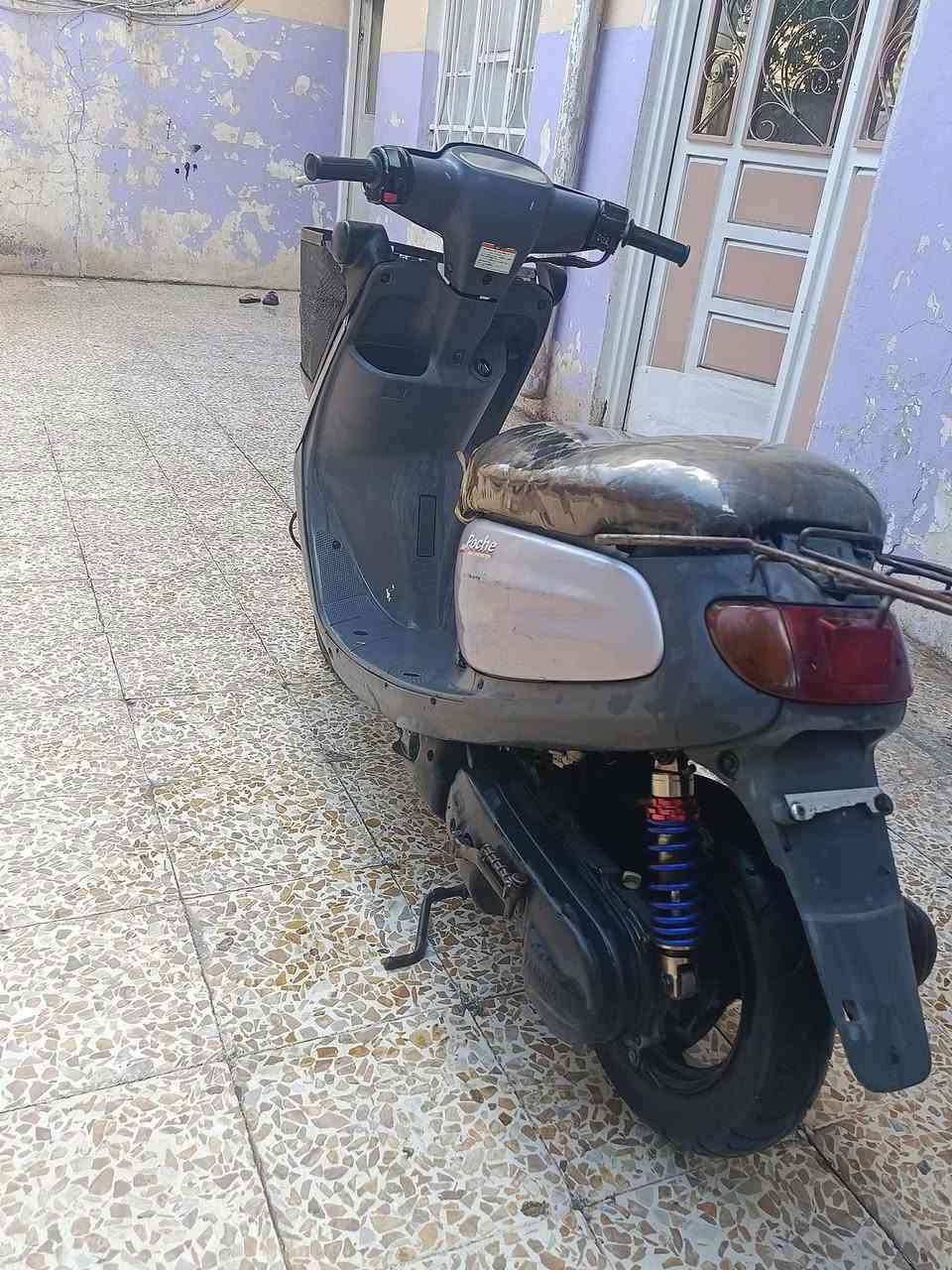 لبيع  موصل حي عدن 
سعر 250 بيها مجال 
شراي يتصل على رقم 
***********
***********
