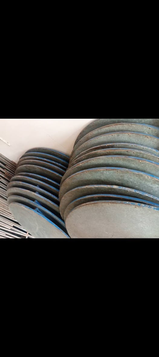 ميز دائري عدد 30 ميز العنوان فلوجه قرب مطعم حجي حسين ***********
