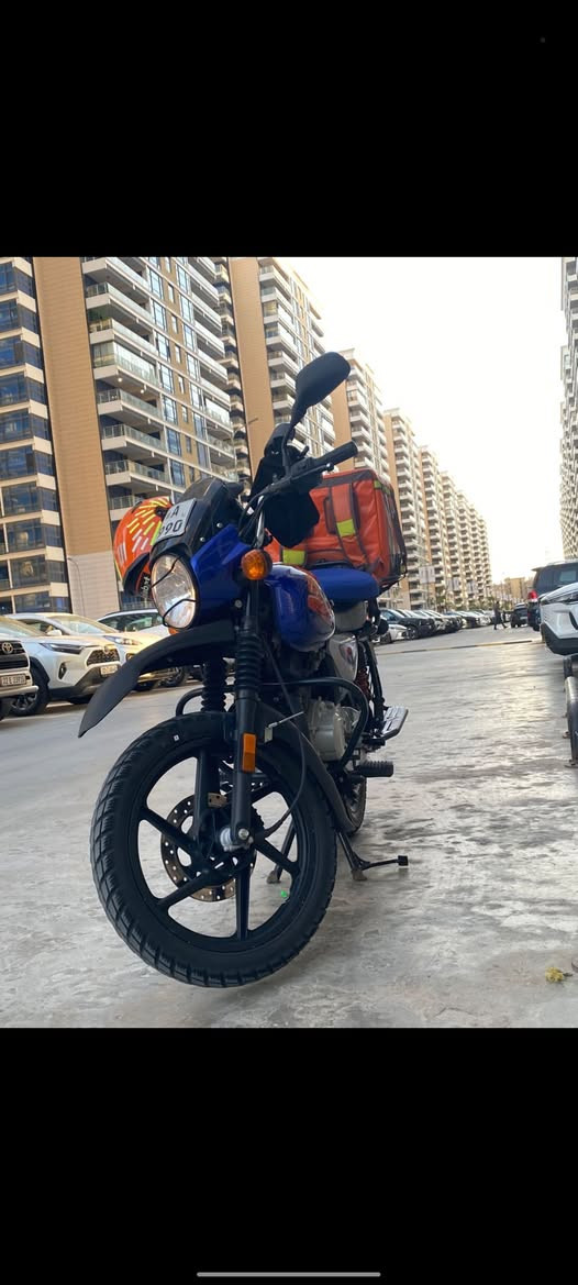 سلام عليكم بوكسر للبيع 2025 ماشيه 23 مكفوله ***********4

