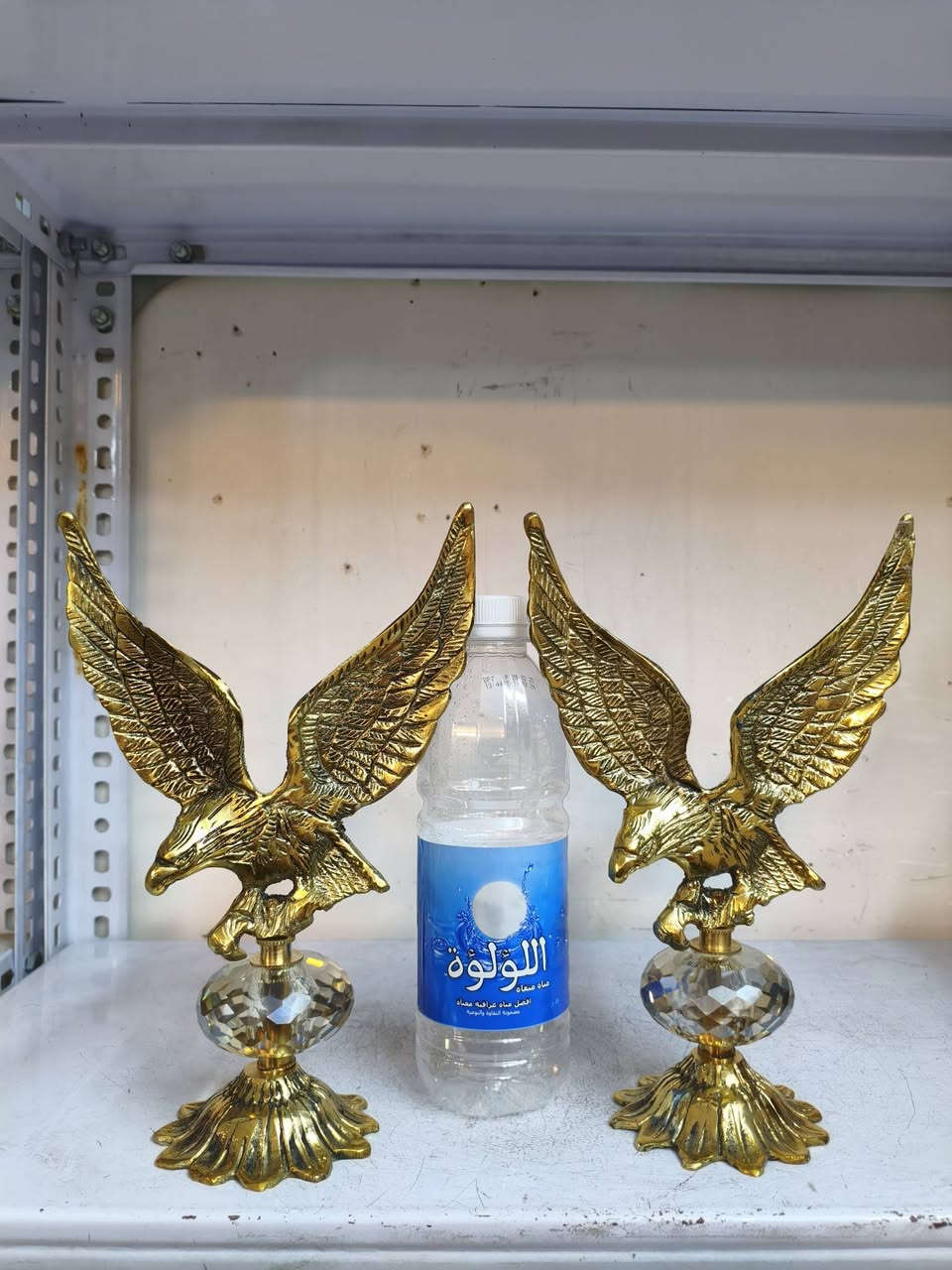 نسر عدد ٢ نحاس وكرستال مكاني بغداد *********** يوجد توصيل
