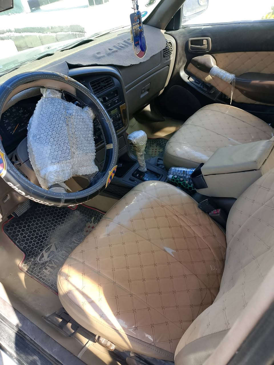 كامري موديل 96كيرومحرك خير من الله كهربايات كلها شغالا مناقصها شي
تخم تاير صدر حلونضيف تبريد شغال ثلج سنويا ورقام جدد انكليزي تحويل مباشر بسمك 
مكاني كرمه سعر 45وشويه بيها مجال 
***********
