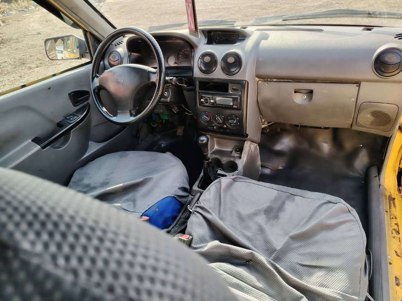 سايبه للبيع ٢٠١٢ مكفوله كير ومحرك  دواخل شغاله شاشه مسجل رقم احمر السعر ١٢ ورقه وبيهه مجال للاستفسار الاتصال على الرقم ***********
