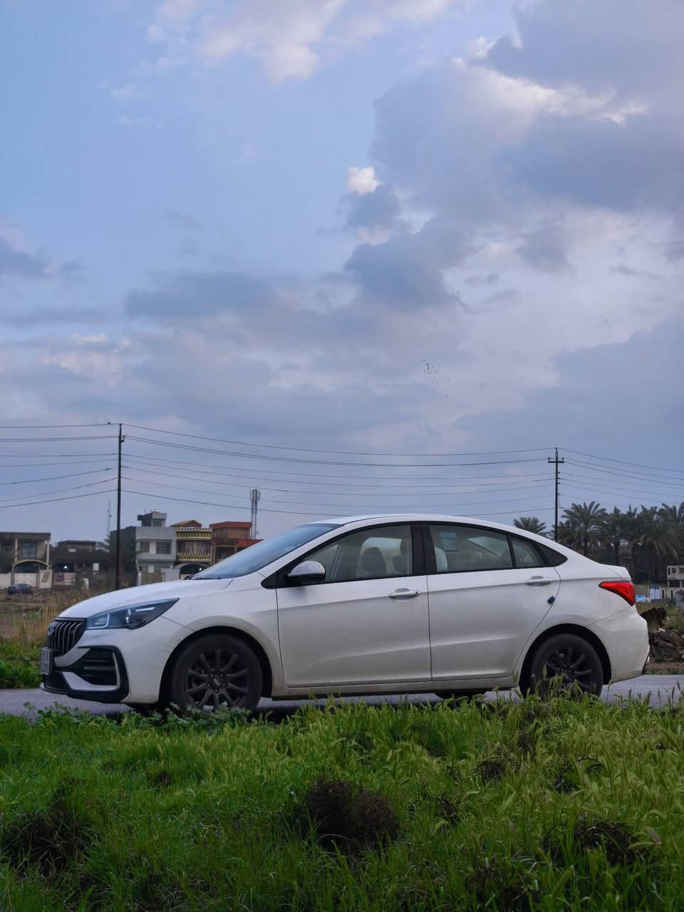 السلام عليكم من رخصة الادمن
شيري اريزو 5 موديل 2025 

ماشية 38 الف 

سيارة بعدها بالضمان وبرغي ما مفتوح بيها على وضع الشركة من تبديل دهن او ادامة 

السيارة حلوة كلش ما عدا ضربة بالجاملغ الايمن الامامي شي كلش بسيط بس اني عايفها و ترجع بارد شرط 

السيارة خير من الله للجناي 

رايدها ب 103 و بيها مجال للطيبين 

0786 566 8630

او مراسلة على الماسنجر 

السيارة اني ماخذها نقد و بسمي و شرط دفع الغرامات ان وجدت والتحويل
