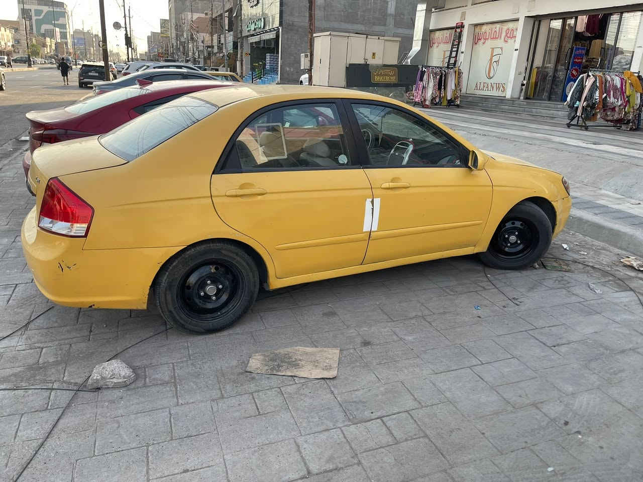 سلام عليكم كيا سبكترا2009 رقم بغداد بسمي مصفره هيئه وغرمات بيها باب صدر سياره مكينه كير  صدر تخم تاير جديد تبريد شغال مكاني بغداد سيديه السعر 70 بيها مجال ***********

