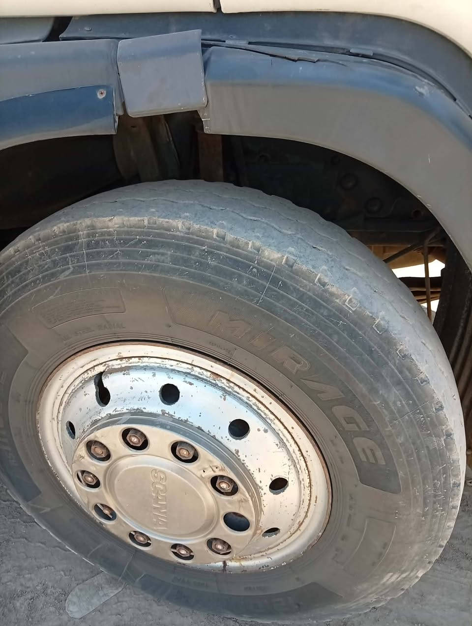 اربع وياله ٢٤ وتايراتهن مراوس بحرفش او ٢٢ونص ***********
