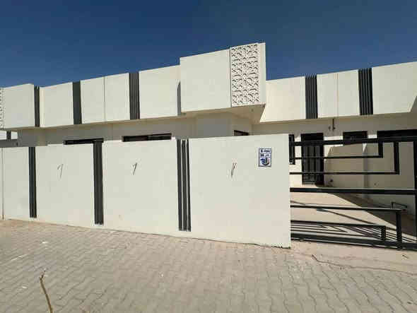 ✓ ♕ ↓ دولة الرفاهية الابداع والفخامة ↓ ♕ ✓

((↓♕ مـجـمـع الـنـخـيـل وجهتك الأمثل للحياة الراقيـة ♕↓ ))

(( دار للـبيع في مـجـمـع الـنـخـيـل السكـنـي ))

*النجف الأشرف، العراق 🇮🇶

- مساحة 200متر مربع، طابق¹
- شارع 12 خلف الحديقه 
- تفاصيل الدار الطابق الارضي 
- غرفتين صالة ومطبـخ استقبال 
- حديقة وكراج سـيـارة 
ـ مشمول مصرف عقاري
ـ قرض المصرف 85 مليون 
ـ جاهز للسكن تسليم مباشر 
______________________________‌
- موقع متميز في المرحلة الاولى بلوك 17 وجه كربلاء 

*السعر : الكلي 142 مليون / الواصل 46 ونص مليون 

(( يباع بتطلوعة مناسبة ))

* الأقساط الشهرية : 500 ألف 

*للاستفسار:*

- *********** (( واتساب ))
