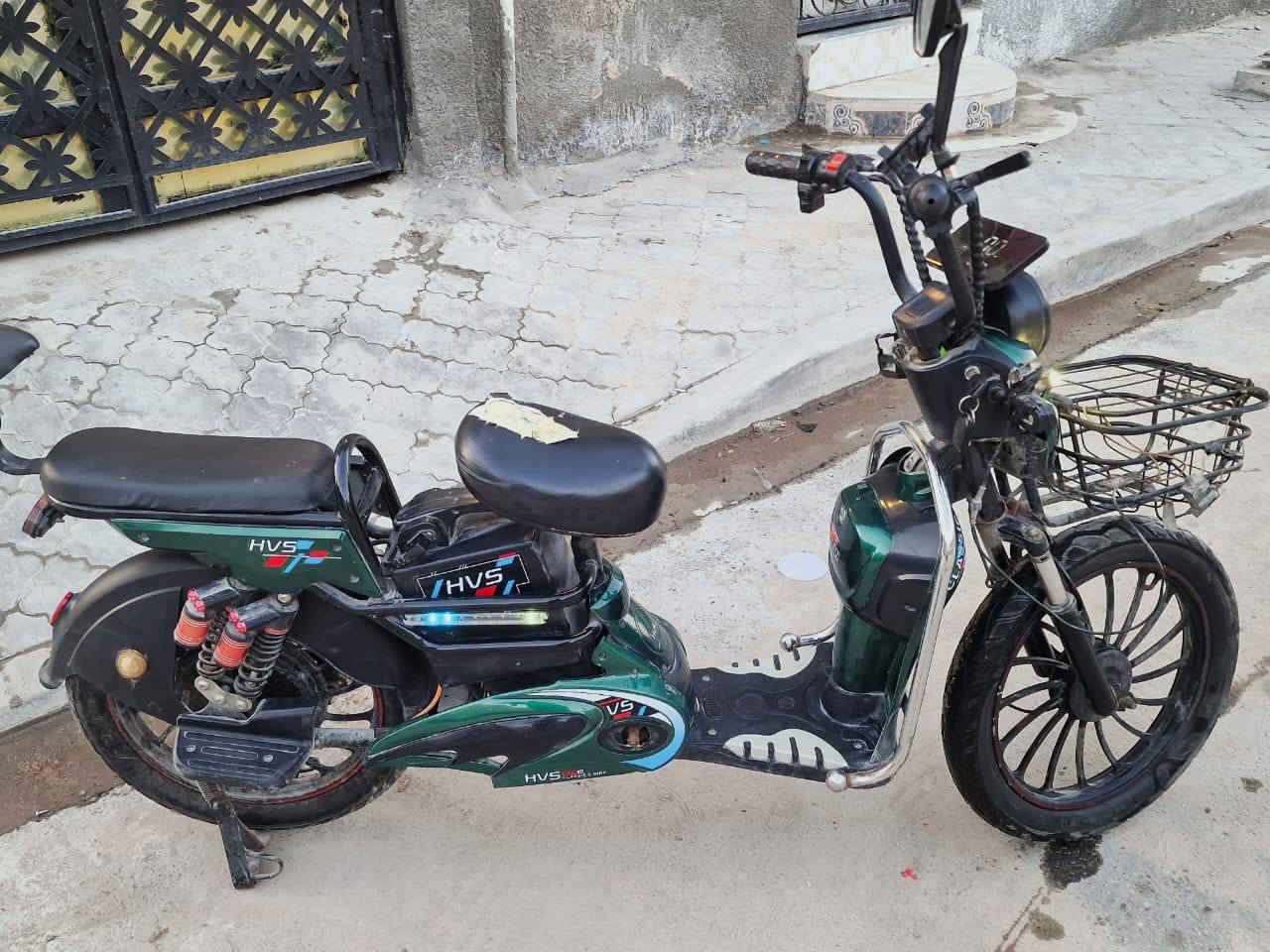 سجاد: سلام عليكم دراجه شحن البيع سعر 300$ وبيه مجال الشراي شغال دبل اشارهه
سجاد: شغال دبل اشاره 
لايت كلهن شغلات وبيها نشرات شغاله 
سرعه 99
دراجه كلشي شغال بيها العنوان بصره زبير  تواصل خاص ***********
