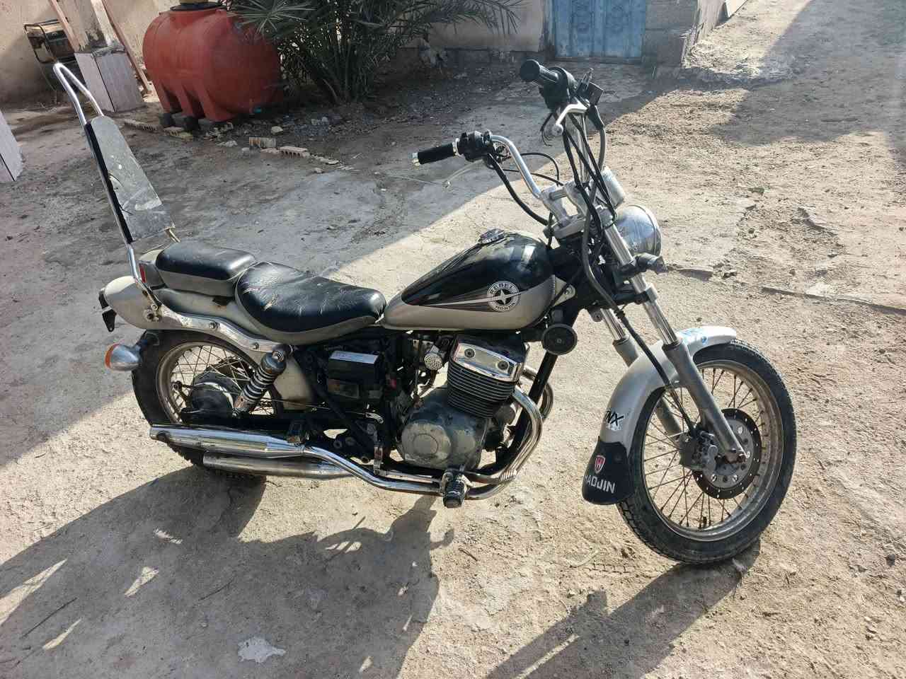 هارلي للبيع ادوات دراجه شغاله نكره سلف مكينه ناعمه مرتبه كهربائيات كامله  العنوان البصره ابو الخصيب  السعر خاص رقمي ***********
