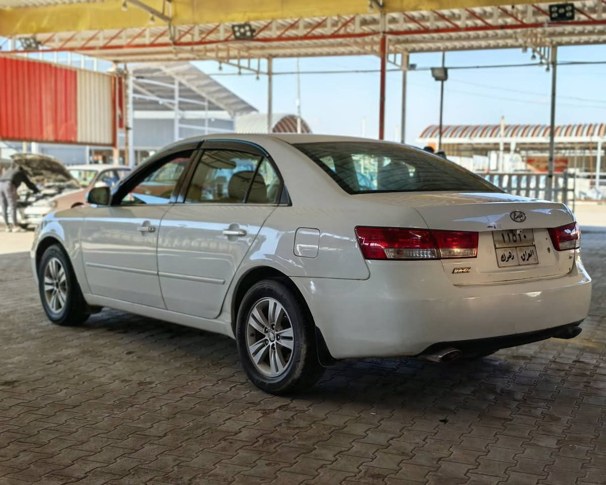 سلام عليكم
سوناتا 2007 امريكي
بيها صبغات تقريبا 4 قطع 
القمارة بيها تكشير ومغلفه
فول 1/1 فتحة 6 سلندر 
رقم دهوك الماني باسم شخص 
تحويل ووكالة مضمون 
تبريد شغال حدادية 90% 
غرفه جديدة تخم تاير نضيف 

السعر 88 وبيها مجال بسيط

مكاني نجف ***********
