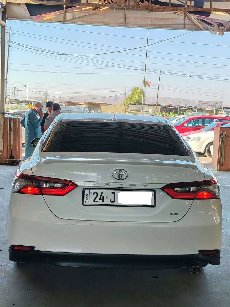 سلام عليكم
 تويوتا كامري موديل 2022 امريكي فيئة LE 
وارد امريكي ماشية 76 ألف فورويل دبل اكسن
محرك V4 مامفتوح 
كير توماتيك وعادي  ثلاث انظمة قيادة

🚫صبغ باب خلف السايق + باب السايق نص تعديل بارد
رقم دهوك رقم سنوية جديد شرط التحويل 
 
المواصفات 
هندبريك بصمة اوتو هولد
ادار امامي رادار جاني رادار خلفي
مستشعر وقوف 
حساسات ضغط الاطارات 
مراقبة النقطه العمياء 
کامره خلفیه
تدفئه المقاعد 
مثبت سرعة
تحديد مسار 
مانع انزلاق 
قيادة ذاتيه 
تحکمات ستیرن
بجم زينون
شاشه 
استيرن ايتر 
مراوسه حسب القناعة
عنوان طريق اربيل موصل ناحية برطلة
للاستفسار ***********/***********

السعر 185 $$ وبي مجال

