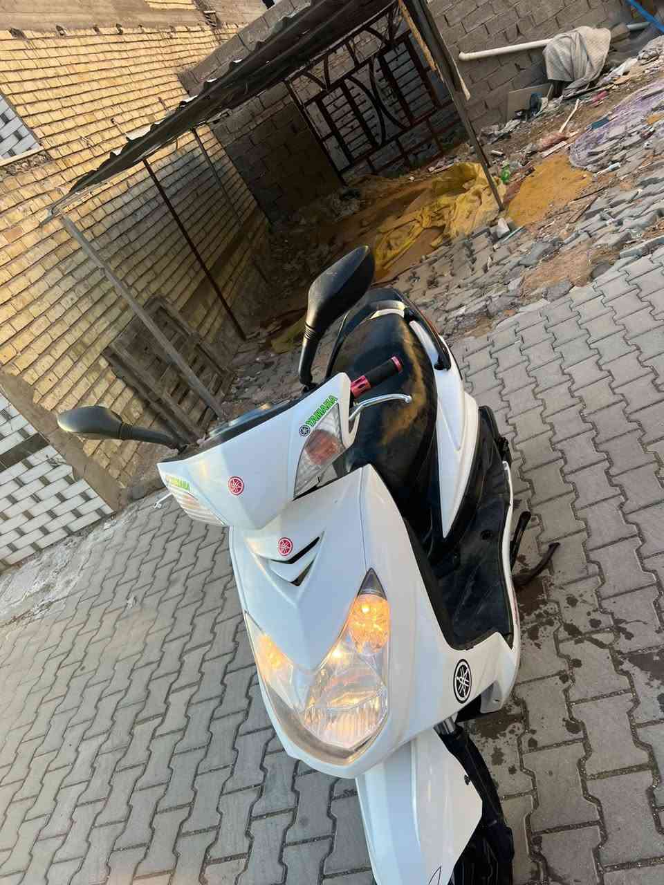 للبيع دراجه سكنس فحل مال رمبه   ماشيه ١٨الف حقيقي كفراته اصليه  محرك بلادي برغي مملعوب بيه كهربائيات كلها شغاله وراقها كامله أوي نقص مابيها السعر (٧٥٠》الف العنوان بغداد الكرخ الاتصال على الرقم ***********
