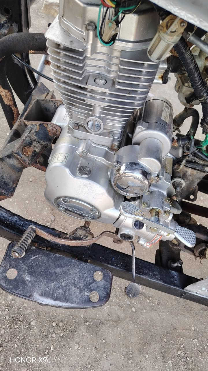 ستوته MTR رقم اسود سنويه موجوده  شاصي نضيف محرك وكسن بجيس  قبل سبوعين من شديتهن   تواير  نضيفات + بدي نضيف
 المكان السماوه الوركاء ناحية الكرامه
السعر 850 وبيهه مجال
الاتصال ع الرقم فقط ***********
