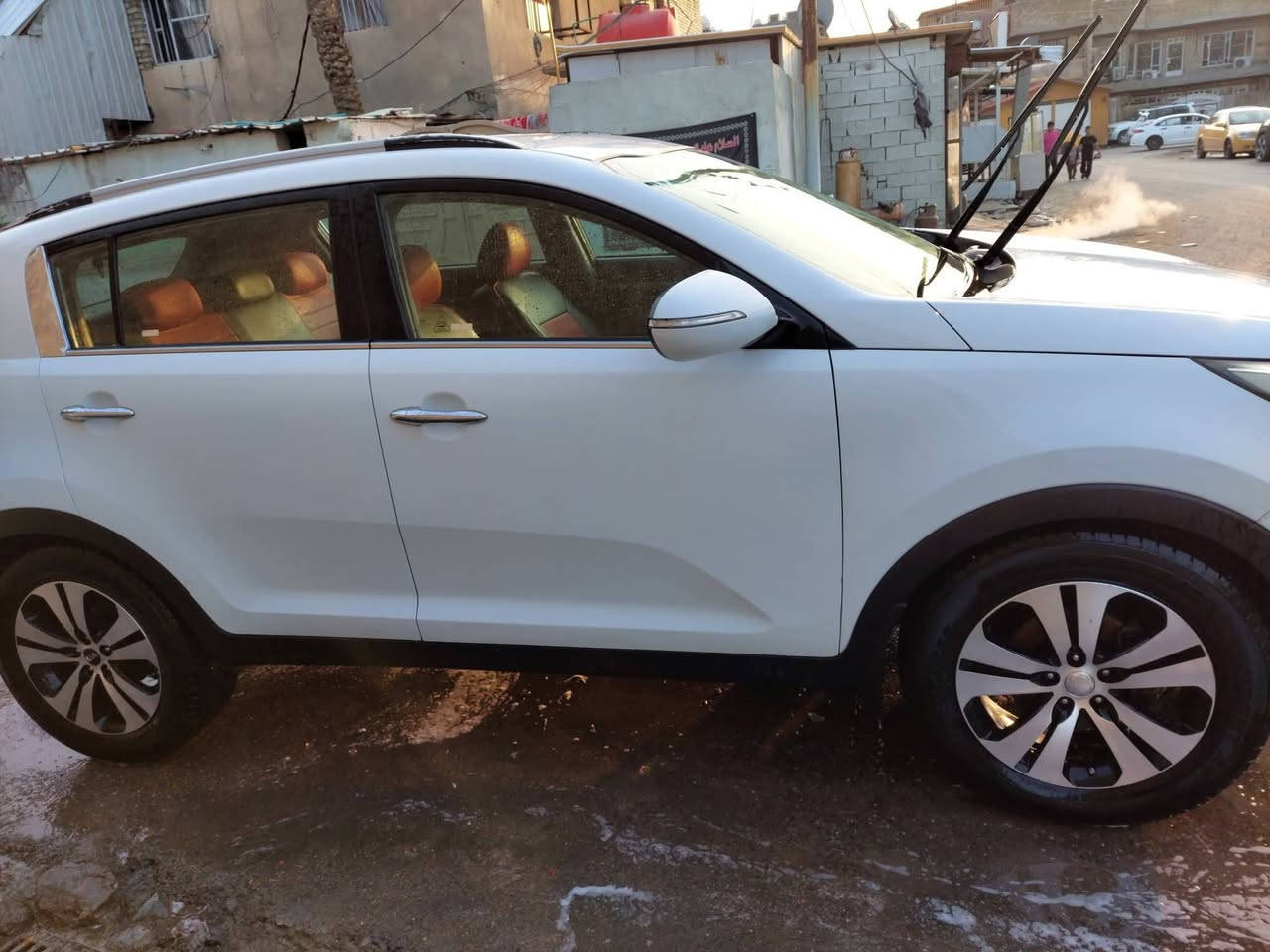 سبورتج خليجي 2014
مكفوله من الصبغ والتبديل بيها بس طعجه صغيره بلصدوق موجوده بلصوره 

ماشيه ١٣٥ بسمي تحويل مباشر 

مواصفاتها كشنات جلد تلبيس اشاير بلمري مري قلاب كامره حساس خلفي 

تخم تاير جديد باتري جديد السياره بلاديه

السعر  155   وبيها مجال  
***********
