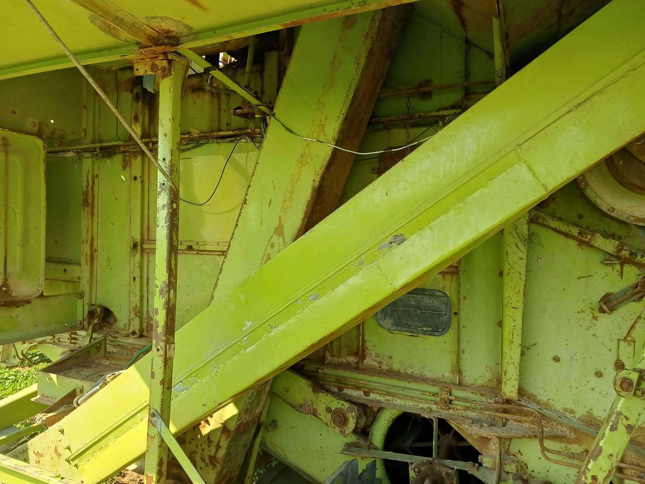 اسلام عليكم حصوده كلاص للبيع جهازه تأيراتها موجود تبريد فقط يحتاج لا غاز حصوده جهازه رقم سنويه رقم قادسيه محرك لا صرف ولا نفغ شرط بدون اخياس كير ٢٠١٣ جكات معملها كامل مكمل مكاني موصل للبيع او ماروس با كاروبه التواصل هاذا الرقم ***********
