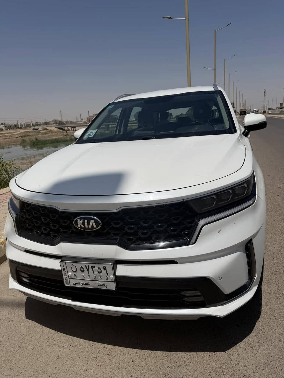سورنتو   موديل 2021 خليجي 
محرك 6 سلندر 
مواصفات النص فل
حساسات اماميه خلفيه 
تشغيل عن بعد
ضرر  السيارة ضربه خفيفه   بالباب بصف السائق وتم التعديل pdr 
وموجود سونار للسيارة 
السيارة نظيفة جدا ومكفوله 
ممشه السيارة  فقط 80 الف 
 زيت الكير تم تغيره  عند 60 الف   يم شركة الحسام
السعر 260ورقه 
للاستفسار ***********
