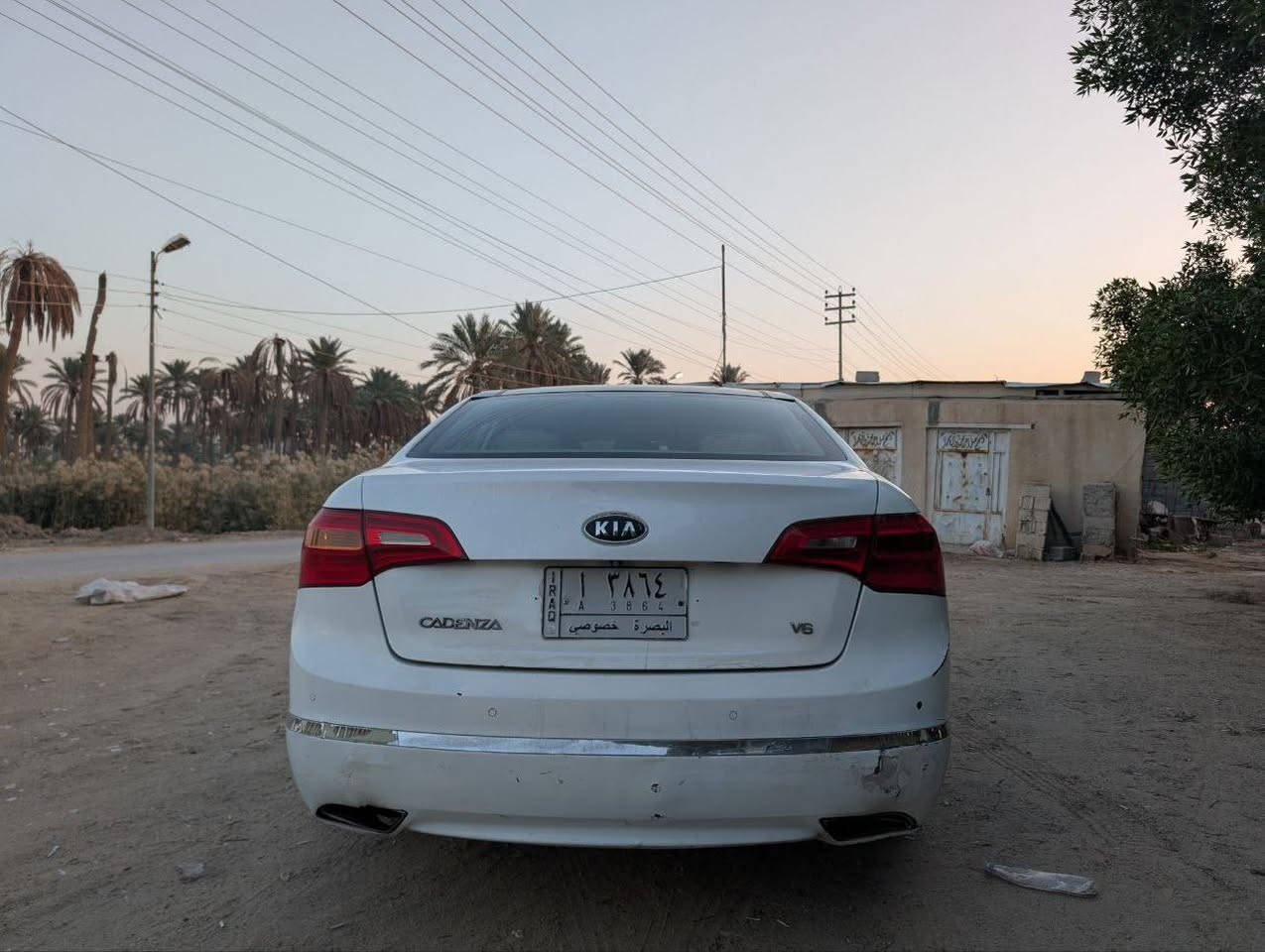 كيا كادنزا 2011 ملكي vip 
فول مواصفات: كراسي كهربائي كل الاتجاهات اشاير مري وترحيب ويل 19 رياضي محرك جديد صار شهرين من مبدلة لا صوت رواجز ولا غيره 
منظومة ماء جديدة راديتر ولف...الخ
تخم تاير جديد 
سيارة مال جناي
السيارة خليجي الي اعرفه بيها خشم البنيد وشوي من الجاملغ السيارة ماعندي كراج فالجهال مشخطيها اني ابيعلك حزام وهي مو حزام ابد فقط مكانات بسيطة وممحمليها معجون. 
سيارة بأسمي وشرط التحويل. رقمها مشروع وطني وين متريد نداور.
السيارة بيها نواقص بسيطة حدادية خلفي ودرايم امامي فقط الباقي منفوض بالجديد 
اخوان مستعجل وعارضها بأقل من سعرها الي تعجبه يخابر ويشلع عيوني
عارضها ب100 وبيها مجال بسيط
***********
