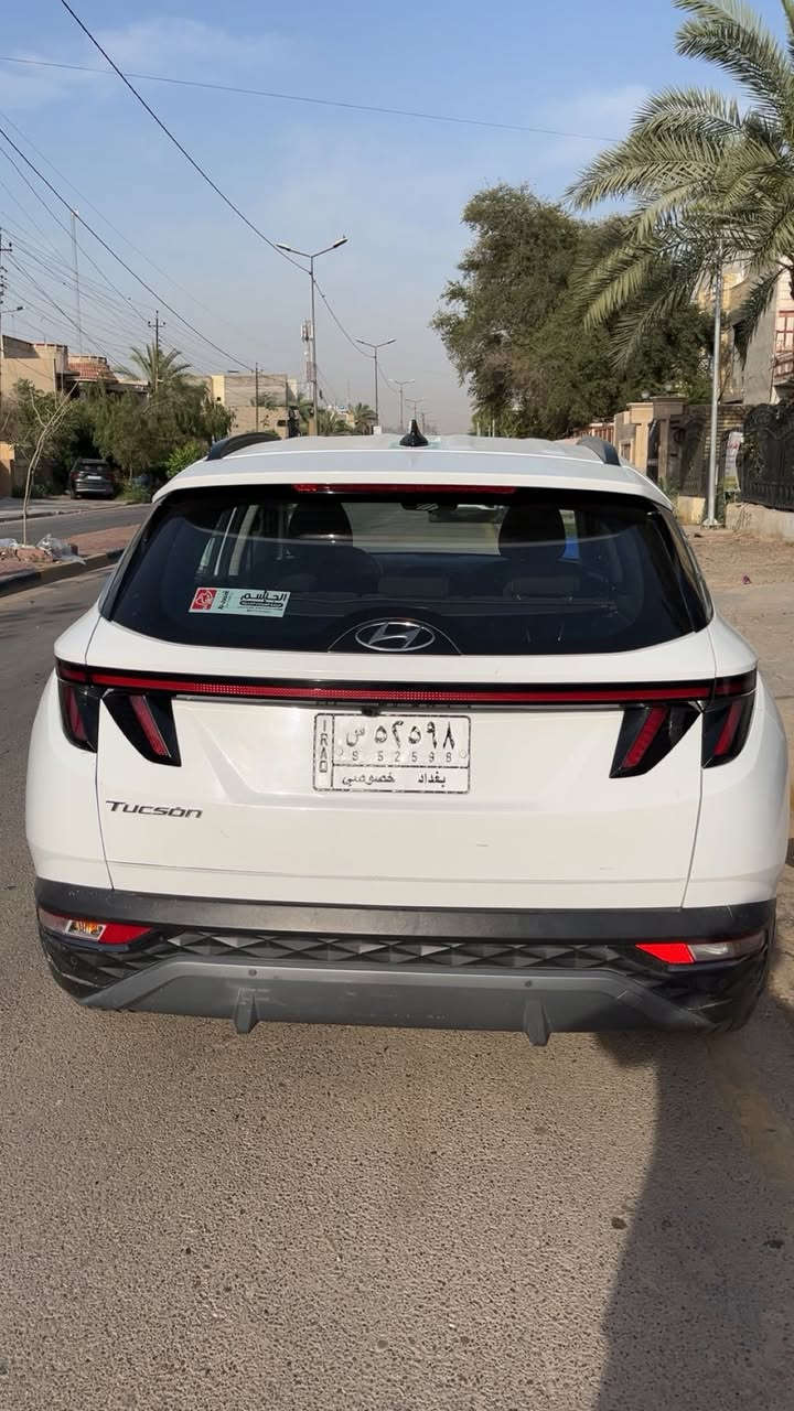 السلام وعليكم عندي توكسان موديل 23 ماشيه 44 الف  فول ماعده الفتحه بيه بارد على كد شبر باب الخلفي ولباقي كفاله عامه لأستفسار أكثر الأتصال على الرقم ***********
