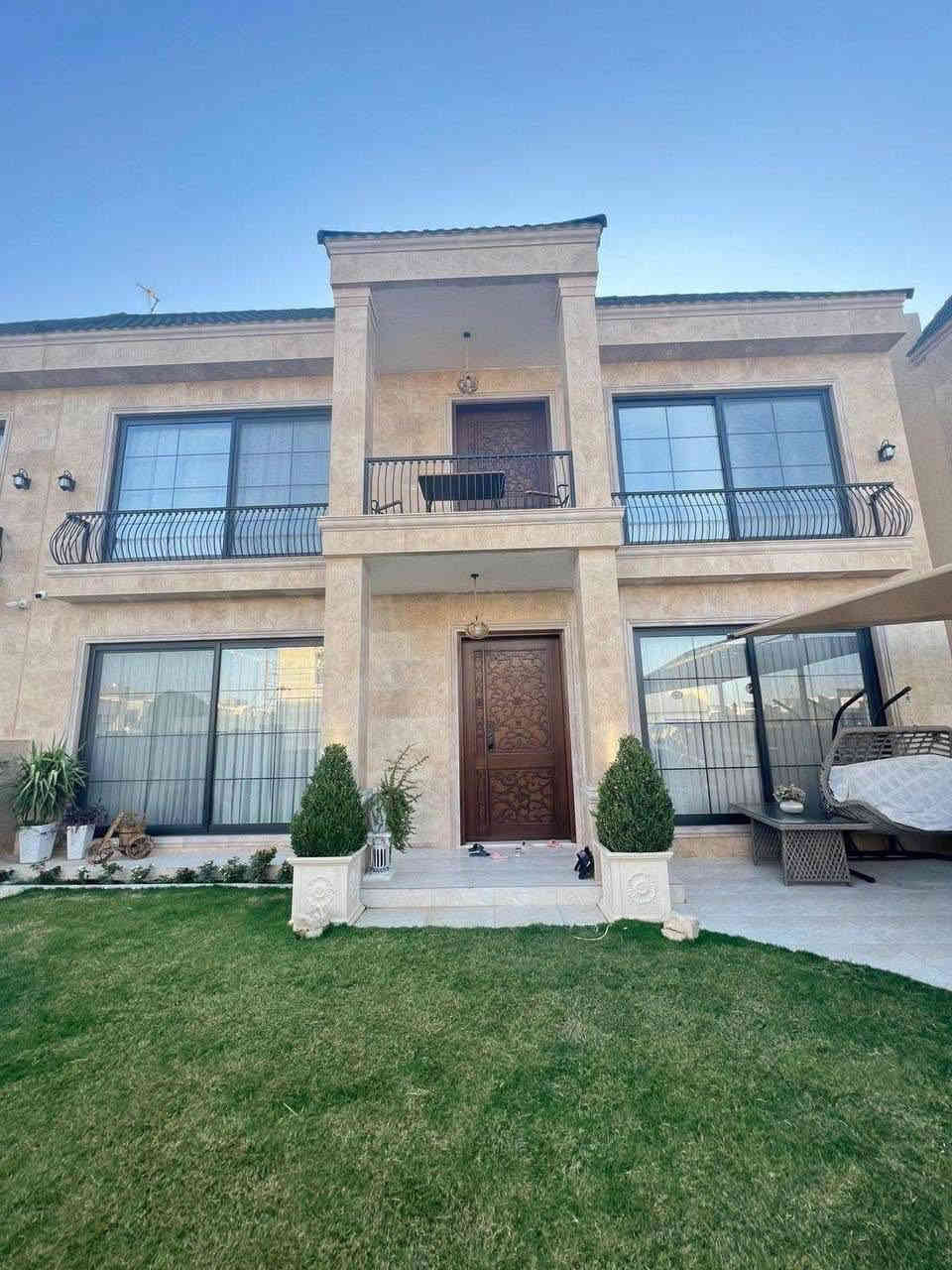 اربــــــــــــــــــيـــــــــــــــل / #كنجـان ستـي 

#للبيع 
فرصة لا تعوّض ‼️
بيت رائع للبيع في أربيل
✅تصميم عصري 
✅موقع ممتاز 
✅جاهز للسكن 
✅واجهه شروق 🌅 

المواصفات:
✅المساحة : 330 متر 
✅الموقع : #كنجـان ستـي 
✅عدد الطوابق : طابقين كل غرف النوم سويت 
✅عدد غرف النوم : في الاسفل غرفتين/ في الاعلى ثلاث غرف نوم 

سعر :- https://t.me/yasminmahr

رقم الاتصال او واتساب
***********

#عقارات_اربيل #شقق_للبيع_اربيل #بيو_لبيع_اربيل  #فلل_للبيع_اربيل #مجمعات_سكنية_اربيل
 #عقارات_كردستان  
#استثمار_عقاري_اربيل #عقارات_بغداد_سليمانية_اربيل  #عقارات_شمال_العراق
