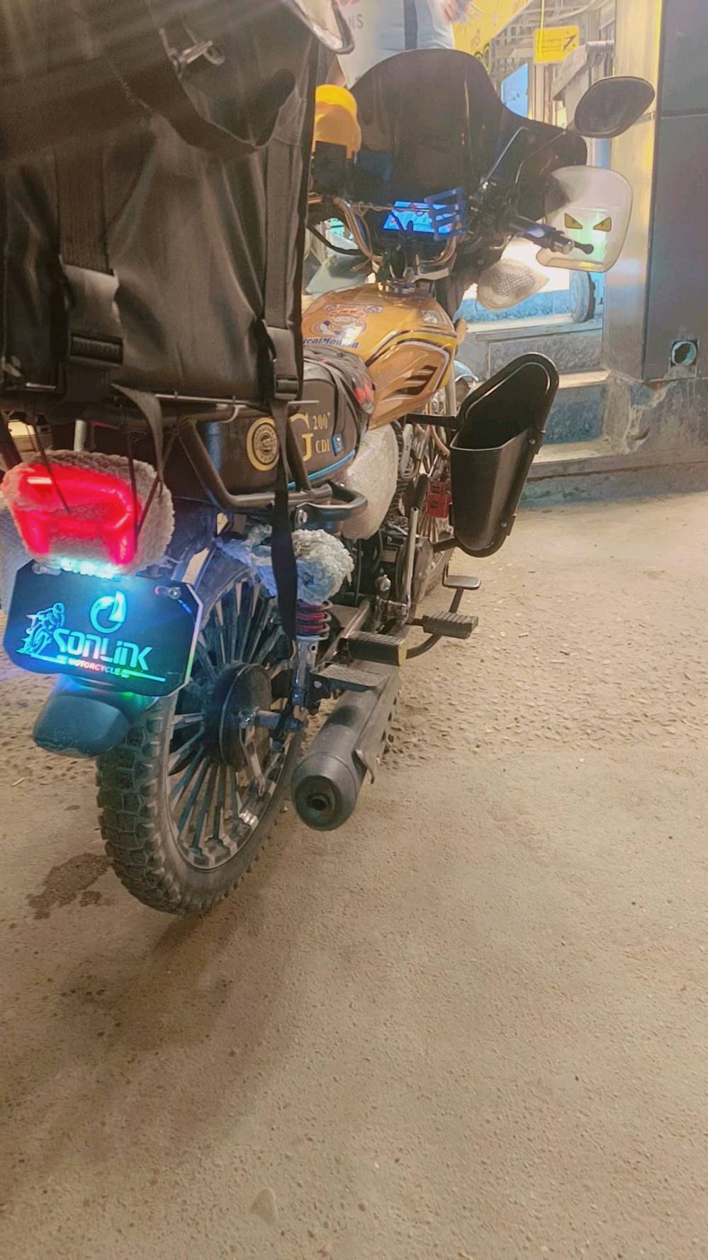 سلام عليكم دراجة ايرانية موديل 25 ماشية 52 كفالة عامة السعر 850 وبيهة مجال مكاني مدينة الصدر ***********