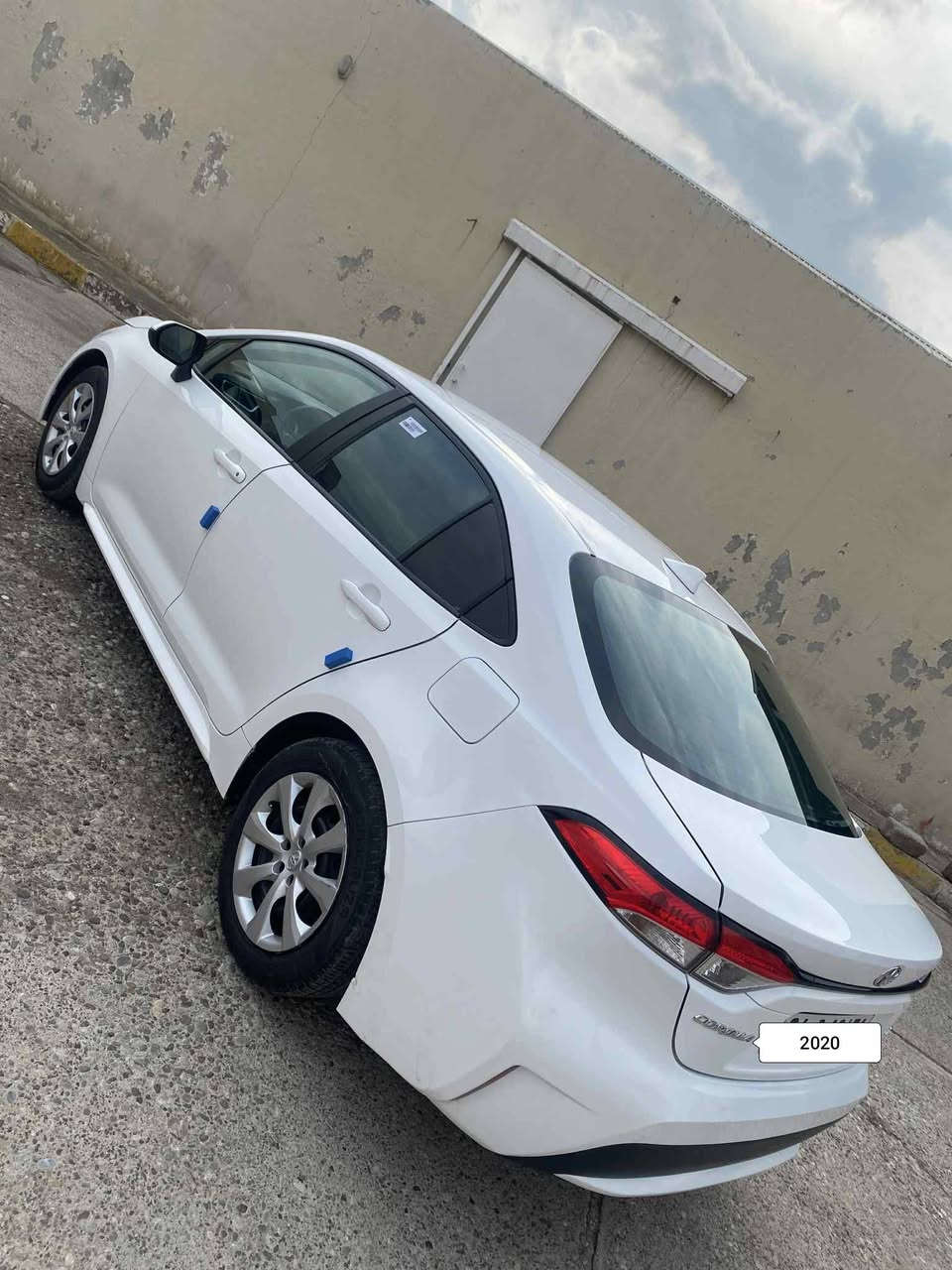 كرولا أمريكي موديل  2020 LEابيض ثلاجي ماشيه 101 ميل رقم سنوي  هوه جديد حجر رادار ايرباك دشبول سترن بشرط ايرباك بس برده  بابين جهت سائق بس كلير امريكي بدون داخل  جهت نفر بابين مع دوسه صبغ امامي خلفي كبس تلفون ***********   *********** بيه وتساب سعر 137 مجال
