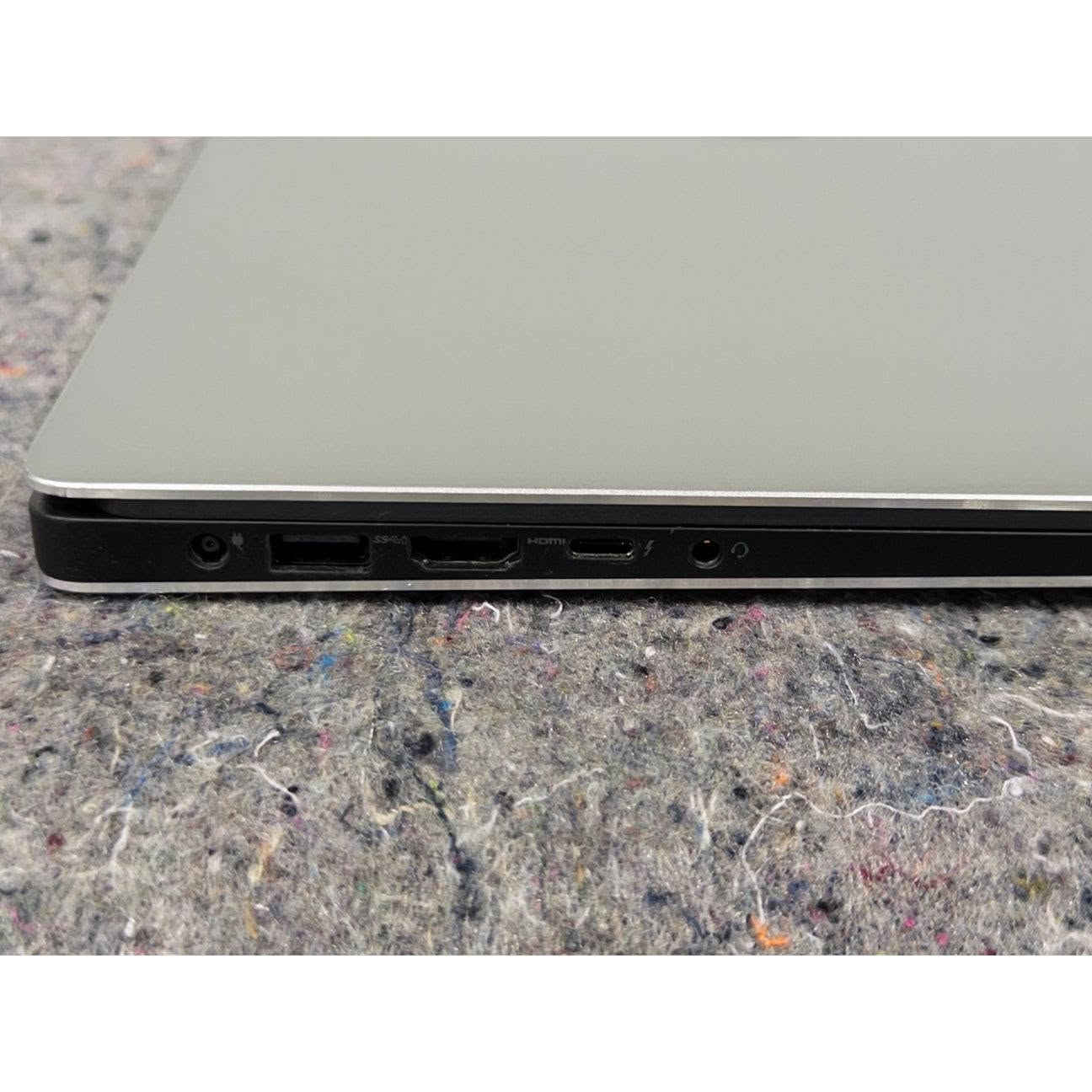 لابتوب Dell XPS 9560

💻 جهاز فئة XPS المميزة من Dell بتصميم أنيق وخامات فخمة وأداء قوي يناسب الدراسة والعمل والجرافيك والألعاب المتوسطة.

🔥 معالج HQ رباعي النواة يمنحك أداء ممتاز للبرامج الثقيلة وتعدد المهام. 🔥

 كرت GTX 1050 المنفصل مناسب للمونتاج والتصميم وتشغيل العديد من الألعاب 
بكفاءة.

🔹 المعالج: Core i7-7HQ
🔹 الرام: 16GB
🔹 الهارد: 512GB SSD
🔹 كرت الشاشة: GTX 1050 4GB
🔹 الشاشة: 15.6 إنج FHD
كيبورد ستيكر عربي انكليزي 

✅ مناسب للدراسة الجامعية ✅ مناسب للعمل المكتبي وبرامج الأوفيس ✅ مناسب للتصميم والفوتوشوب والمونتاج ✅ مناسب للبرمجة والتصفح السريع ✅ مناسب للألعاب المتوسطة

🎁 الهدايا:
 ✔️ ماوس ✔️ ماوس باد ✔️ حقيبة ✔️ الشاحن الأصلي

🛡️ الضمانات والخدمات: ✔️ فحص كامل قبل الإرسال ✔️ فحص كامل قبل الدفع والاستلام ✔️ ضمان 30  يوم استبدال عند وجود خلل مصنعي ✔️ جاهز للاستخدام المباشر

📍 الموقع:اربيل السلطان مظفر
بغداد الامين الثانيه 

🚚 التوصيل متوفر إلى جميع محافظات العراق
📱 للتواصل واتساب ***********
💰 السعر: 585,000 دينار
