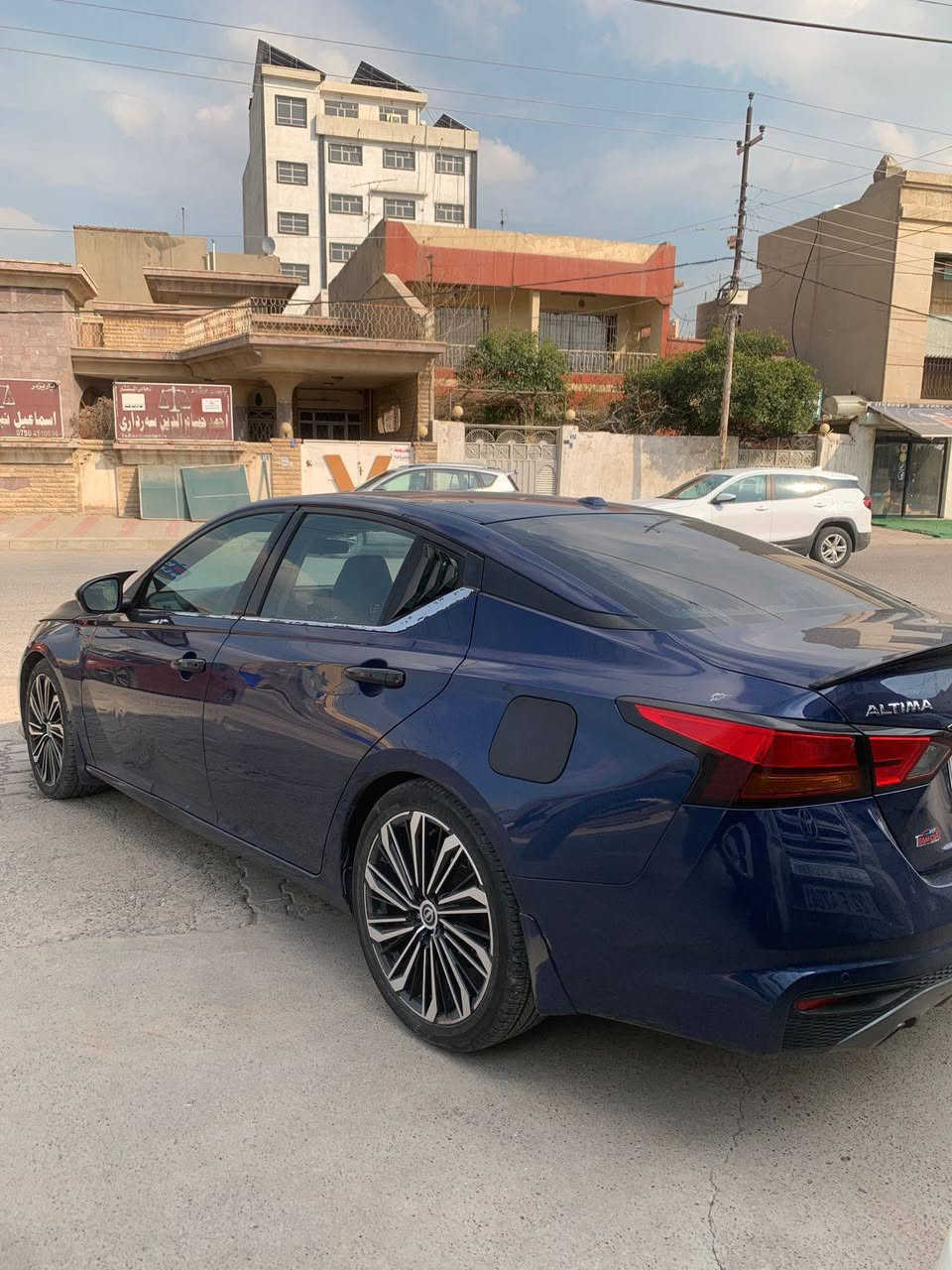 نیسان ئەڵتیما 2020 
م/ SR فوول بێ سلایت 
مەکینە V4 کەپــــــس 
ڕەقەم و سەنەوی نوێ 
ڕۆیشتن / 160 هەزار کم 
تەنها بۆنیت سبوغ ، ۳ تەعدیل 
بێ ناوگرتن ، بێ ئێڕباگ 
تێبینی / ١٦ وەرەقە غەڕامە لەسەرە
***********
نــــــرخ  132 $نيسان ألتيما 
م/ س ر كامل بدون انزلاق 
أغطية محرك V4 
لوحة ترخيص جديدة وإطار جديد 
القيادة / 160 ألف كيلومتر 
غطاء من خشب التنوب فقط، 3 مستويات ضبط 
بدون اسم، بدون وسائد هوائية 
ملاحظة / 16 ورقة جيدة
***********
السعر 132 دولارًا أربيل, العراق
