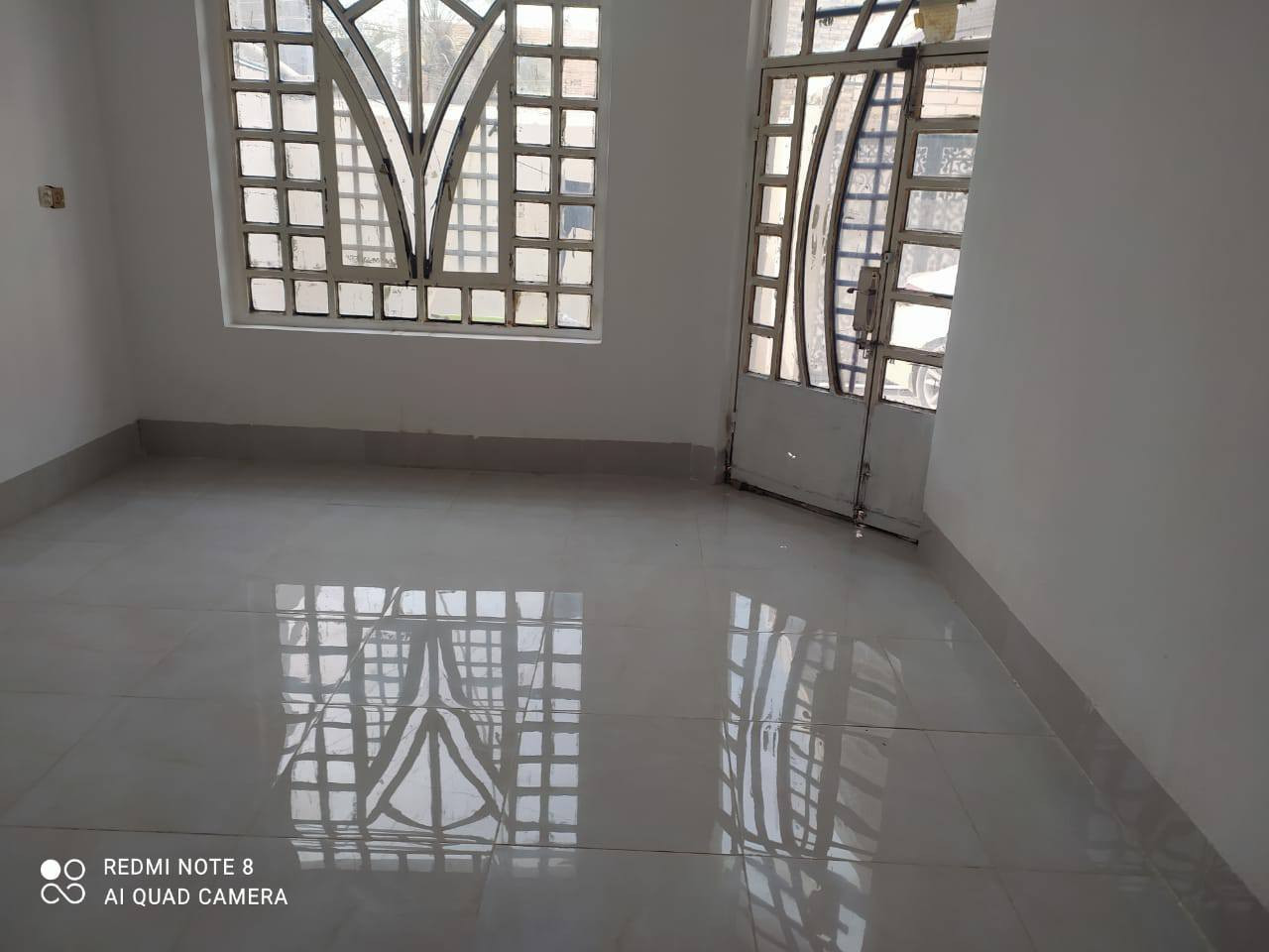 السلام عليكم دار اللبيع طابو صرف المساحه 150م الواجه 10م النزال 15م ابي غرق حي  السلام يتوفر كافة الخدمات ثاني قطعه عن الشارع التجاري الاستفسار عن السعر او تفاصيل اكثر الاتصال على الرقم وات ساب ***********
