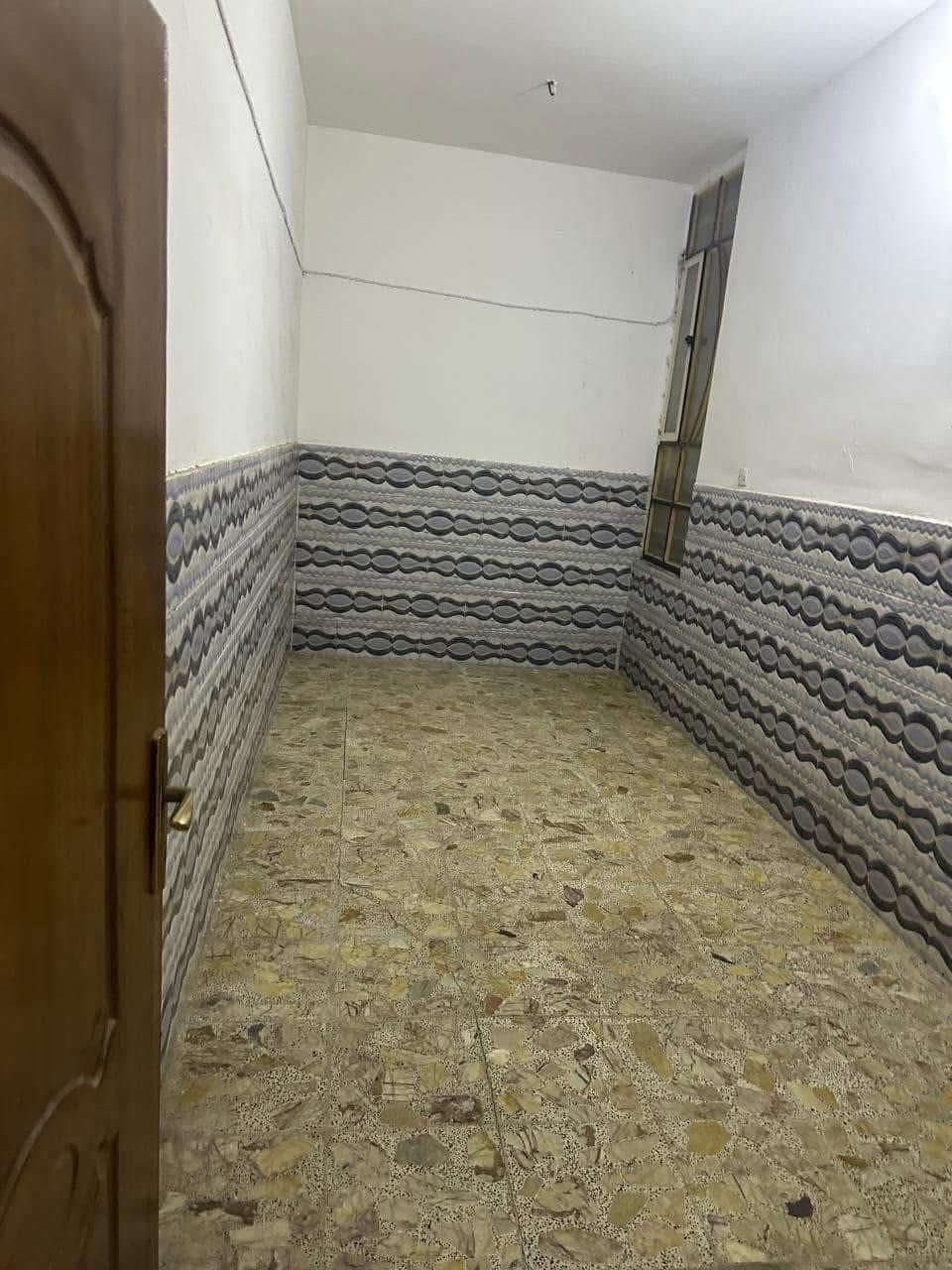 🔸شقه #للايجار ✅
65 متر طابق ارضي  بناء سنة 2018 🔑كامله مكمل

🔸تحتوي عن صاله ومطبخ وصحيات وغرفتين نوم كبار

🔸الموقع ممتاز📍تجاري الشعب شارع الصحه 
قرب جامع الحق 
 
🔸السعر الايجار : نهايته 325الف قفل رجاءا بلا احراج

 #ملاحضه التاكد من المنشور قبل لا تتعنه وتتصل هل يناسبك او ميناسبك كافا التفاصيل مذكوره واضحه مع 
 الصور تحياتي للجميع

معروض بمكتب ابو علي الدراجي للعقار 🏛️
الشعب-نهايت شارع الصحه-مقابيل كرزات ركن الصحه 
*********** 📞
*********** 📞 
 *********** 📞
